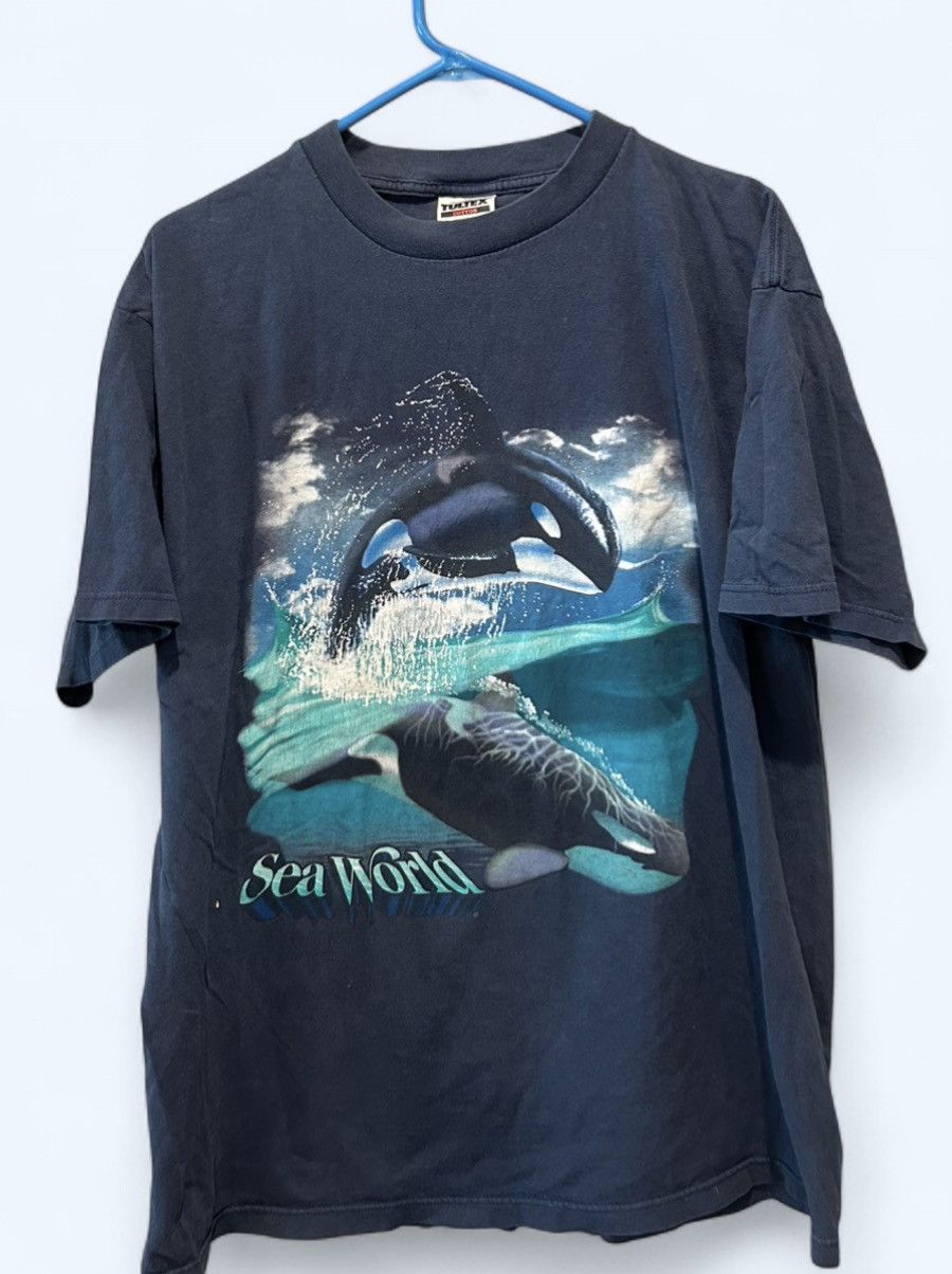 Tultex Vintage 90s Sea World Whale Shirt Size XL Size US XL / EU 56 / 4 - 1 Thumbnail