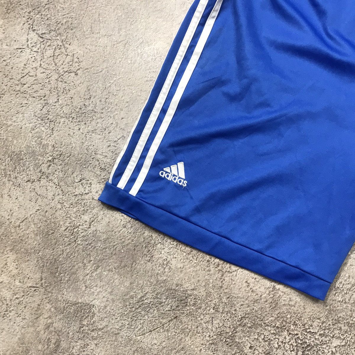 Vintage Vintage Real Madrid Adidas Shorts Blue Stripes Streetwear 30 Size US 30 / EU 46 - 5 Thumbnail