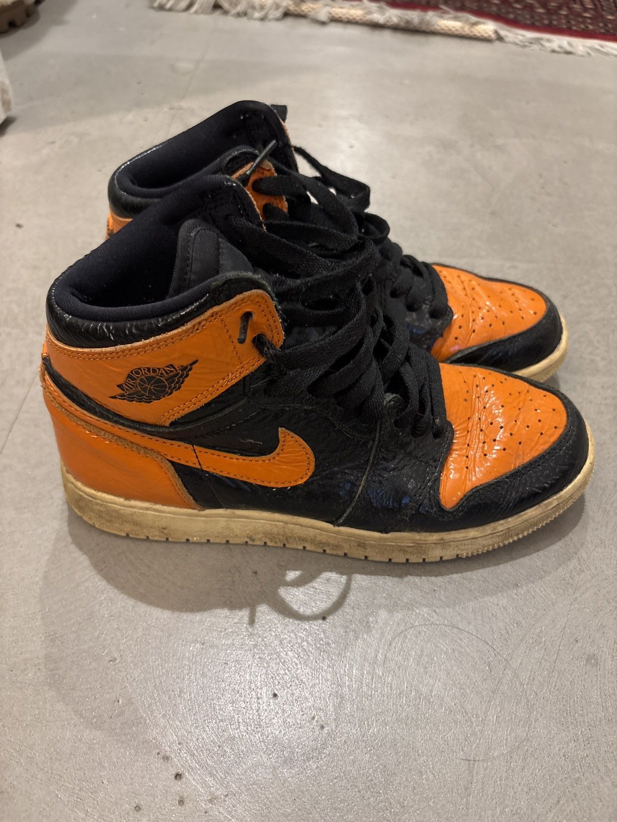 Nike Shatterboard Jordan 1s Size US 6 / EU 39 - 4 Thumbnail