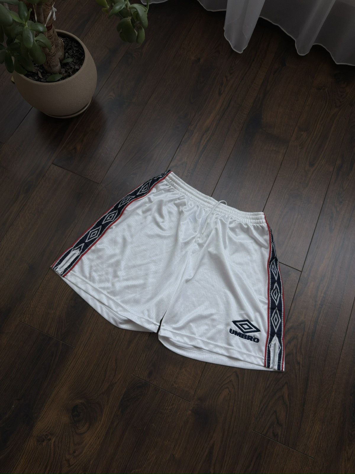 Umbro Umbro Vintage Shorts Big Logo Retro Rare Size US 34 / EU 50 - 1 Thumbnail