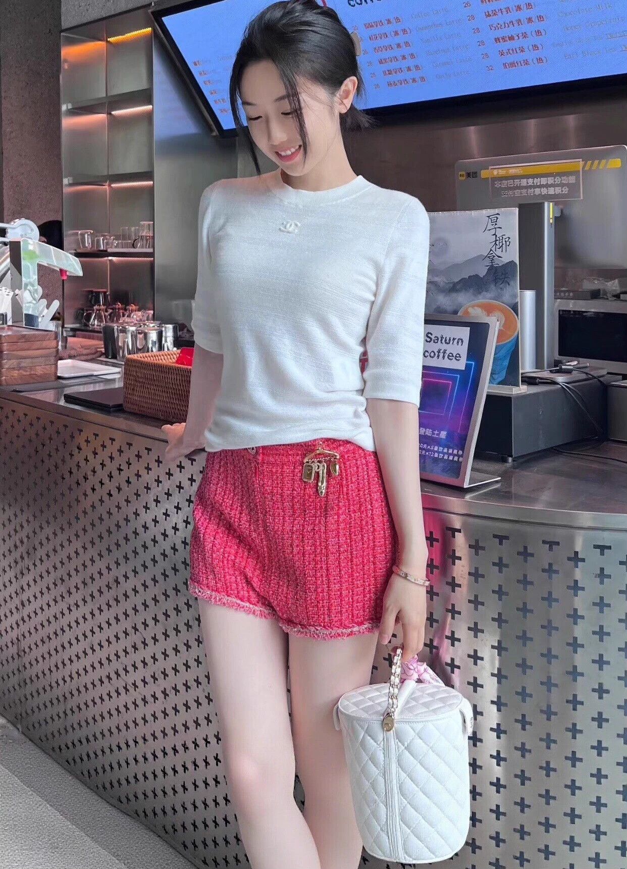 Chanel Chanel Pre CC Crystal Button Red Tweed Knit Shorts Women's Size 27" / US 4 / IT 40 - 2 Thumbnail
