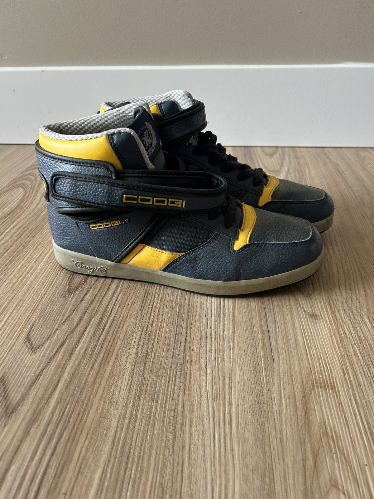 Coogi Coogi High Top Sneakers Size US 8.5 / EU 41-42 - 1 Thumbnail