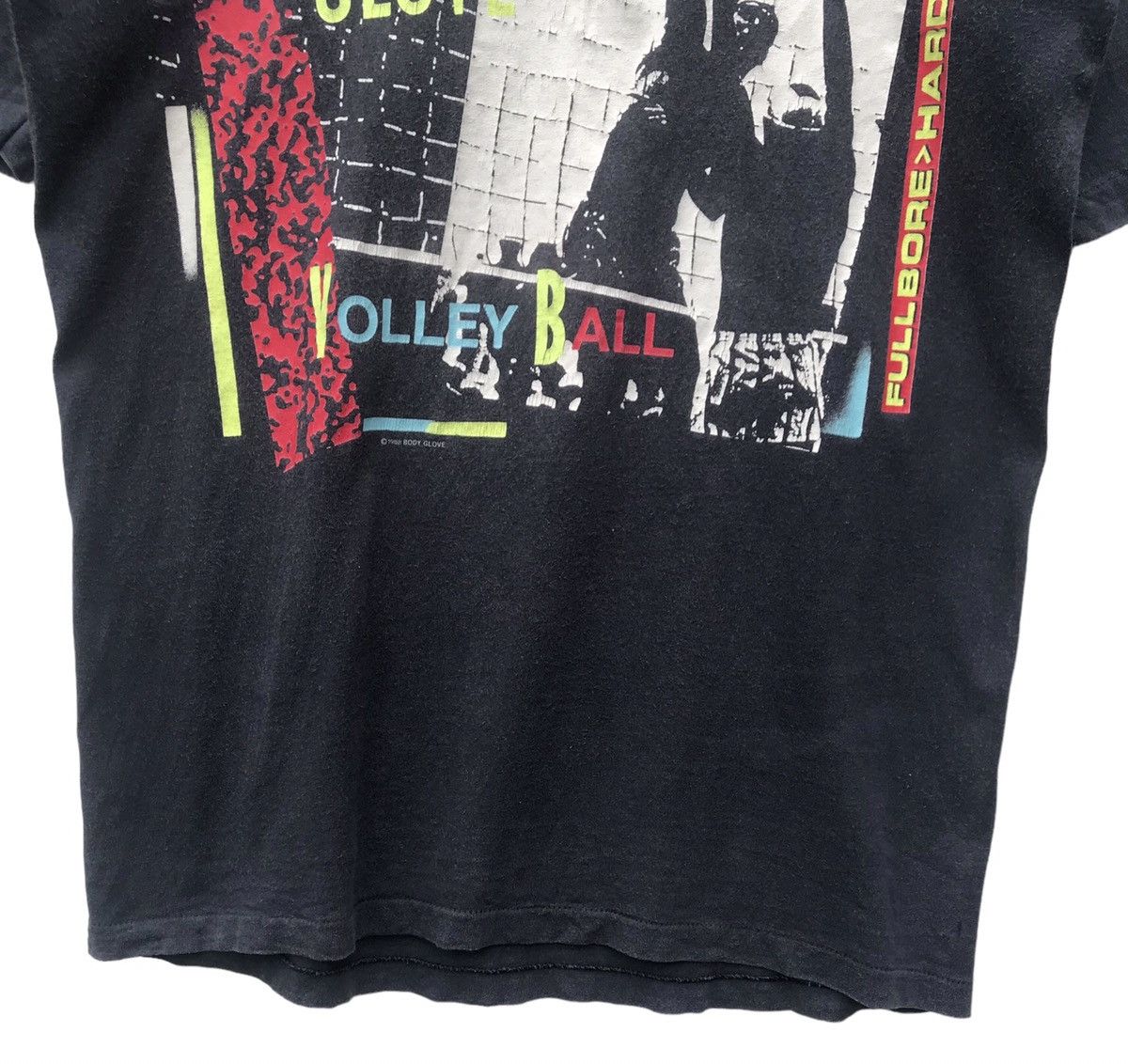 Body Glove Vintage 1988 Body Glove Volleyball Sportwear Faded Shirt Size US S / EU 44-46 / 1 - 4 Thumbnail