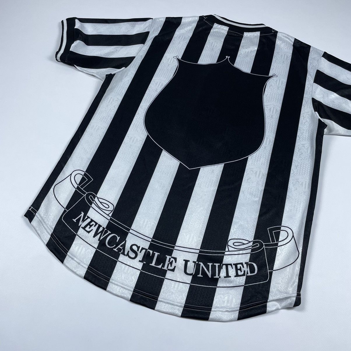 Vintage Newcastle United Vintage Soccer Jersey Home Football tee Size US M / EU 48-50 / 2 - 14 Thumbnail