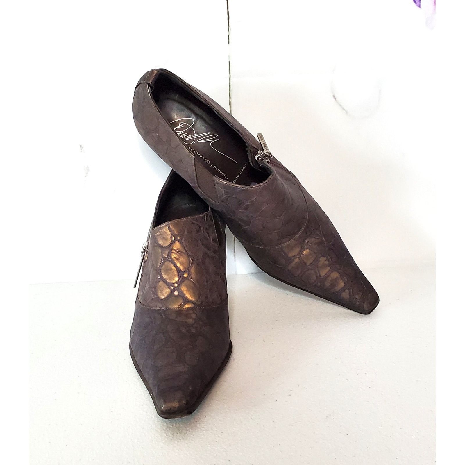 Donald Pliner Donald J Pliner Lexi Crocodile Embossed Leather Zip Booties Size US 7.5 / IT 37.5 - 10 Thumbnail