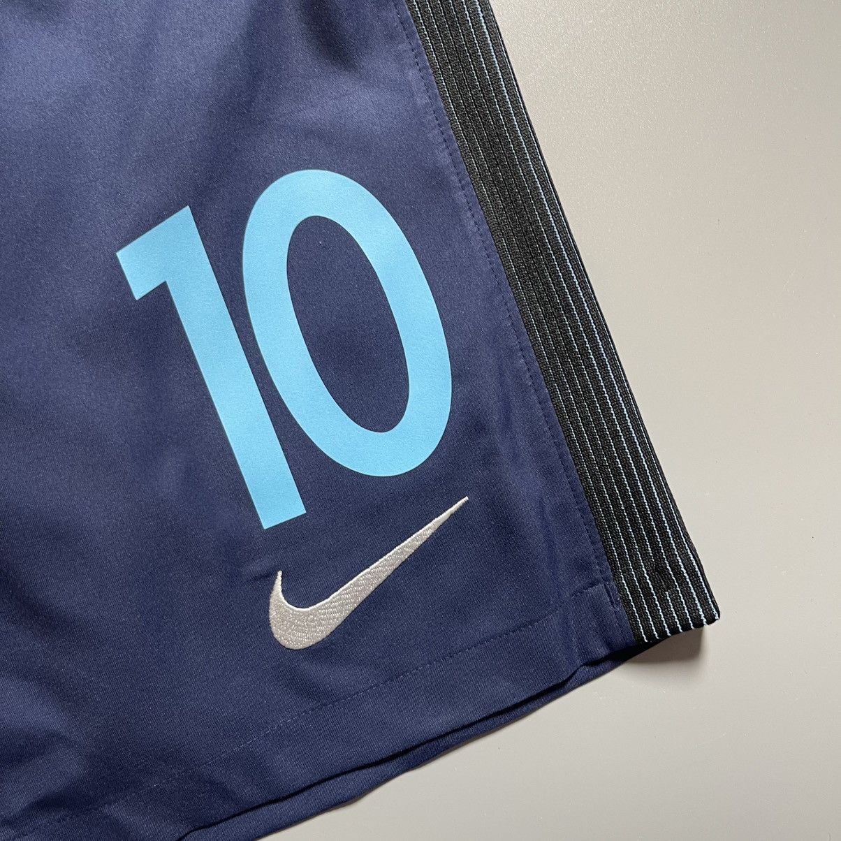 Nike × Vintage ENGLAND NIKE 2018 WORLD CUP FOOTBALL SOCCER THIRD SHORTS #10 Size US 30 / EU 46 - 3 Thumbnail