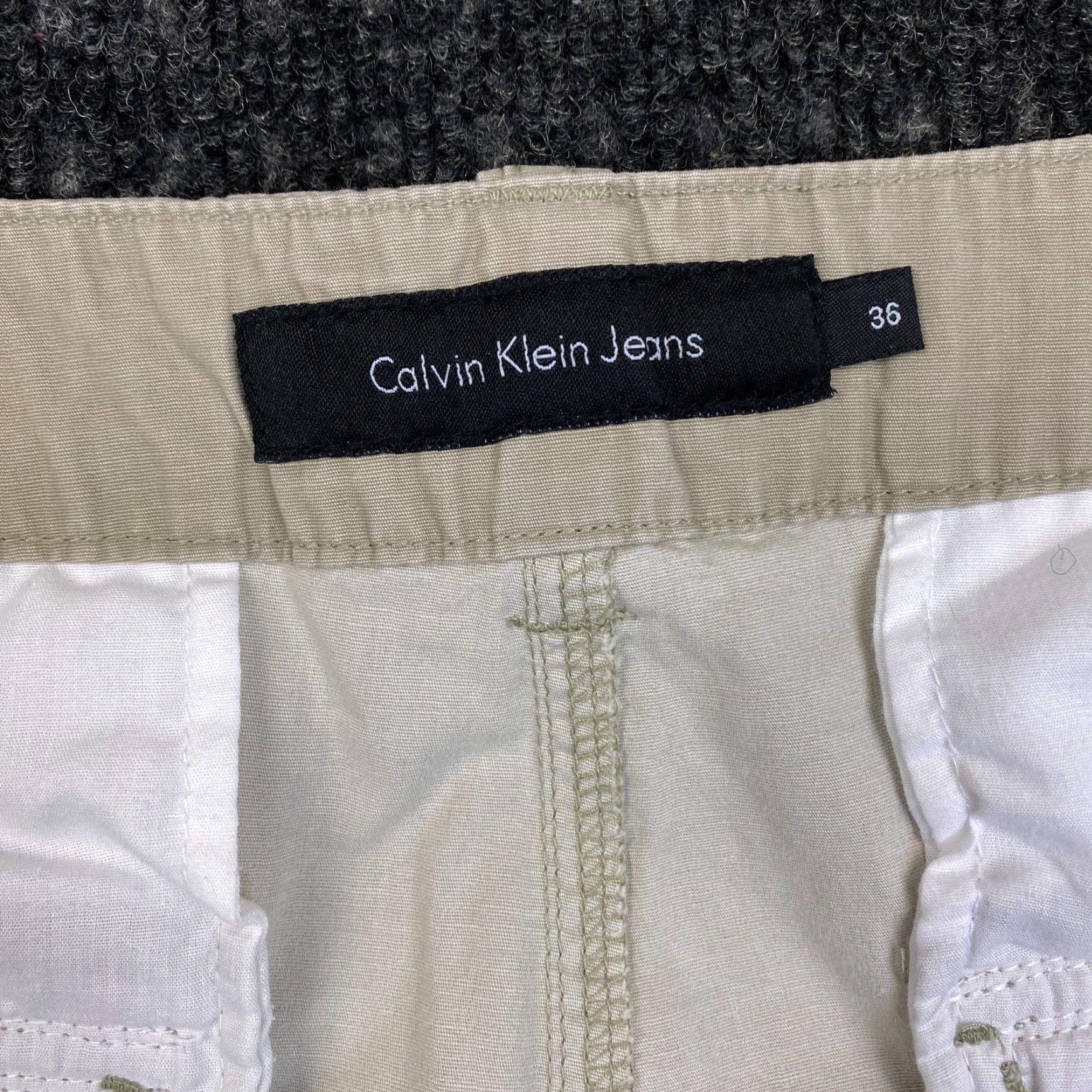 Calvin Klein VINTAGE Calvin Klein Cargo Shorts Mens 36 Beige Baggy 90s y2k Grunge Cargo Pocket Distressed 11in Inseam Cotton Regular Men Size US 36 / EU 52 - 4 Thumbnail