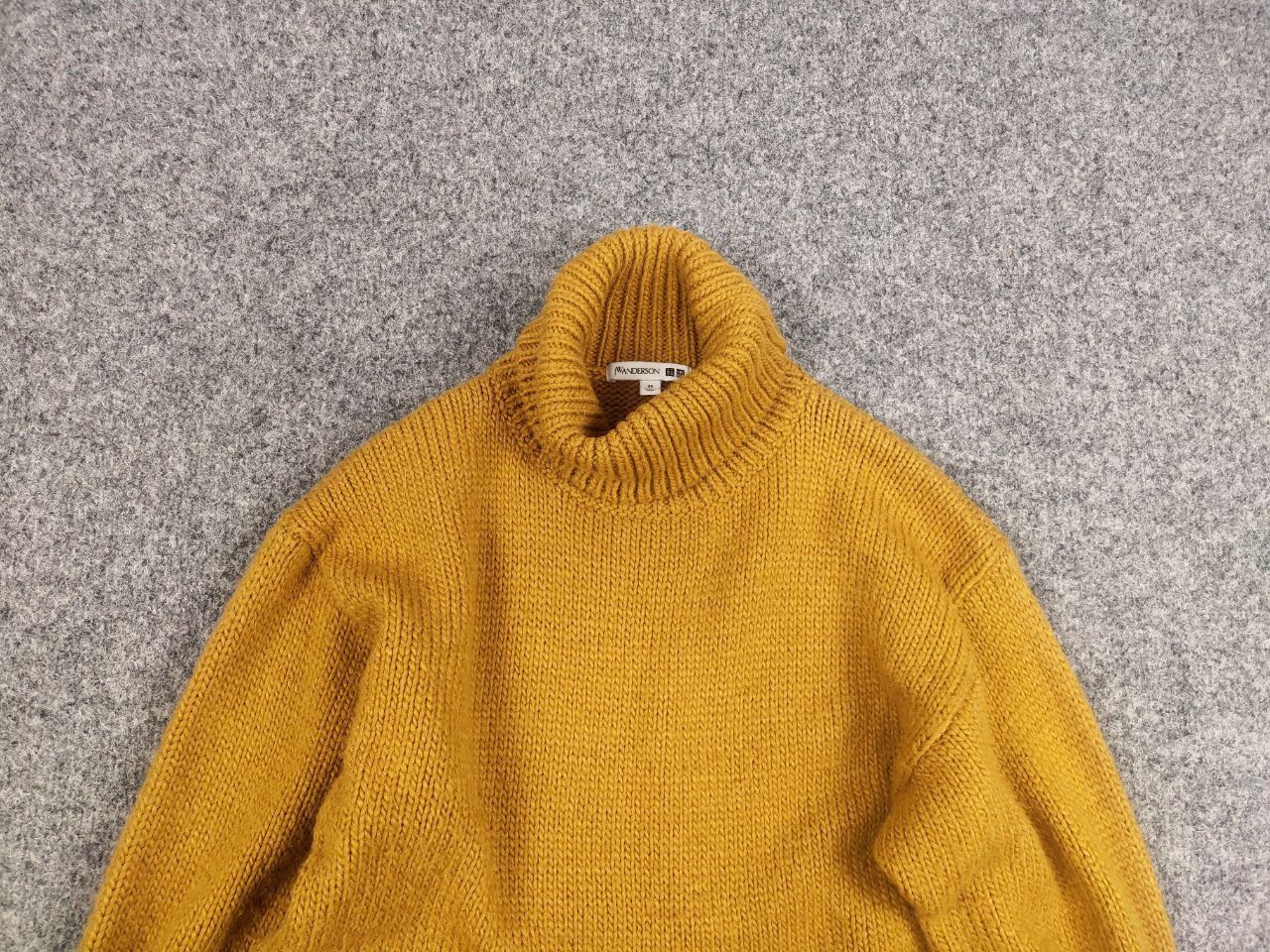 JW Anderson × Uniqlo JW Anderson x Uniqlo Wool Blend Knit Yellow Womens Sweater Size S / US 4 / IT 40 - 8 Thumbnail