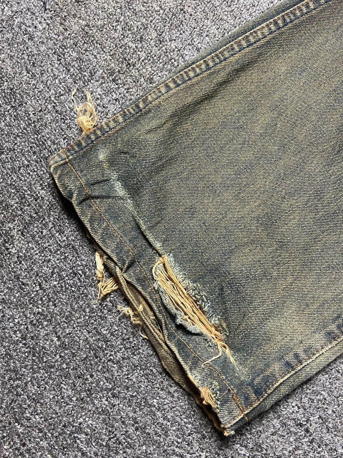 Wrangler Vintage Wrangler 1904 Distressed Ripped Jeans (164) Size US 33 - 11 Thumbnail