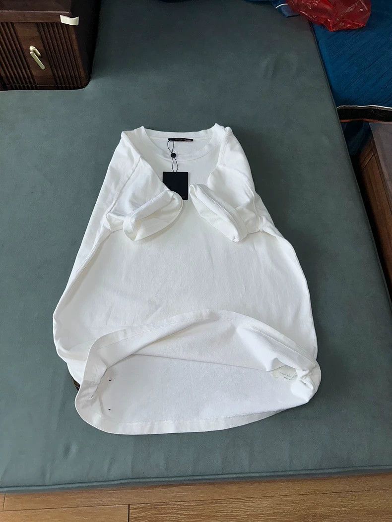 Louis Vuitton Louis Vuitton Back slogan instructions plain white short sl Size US L / EU 52-54 / 3 - 7 Thumbnail