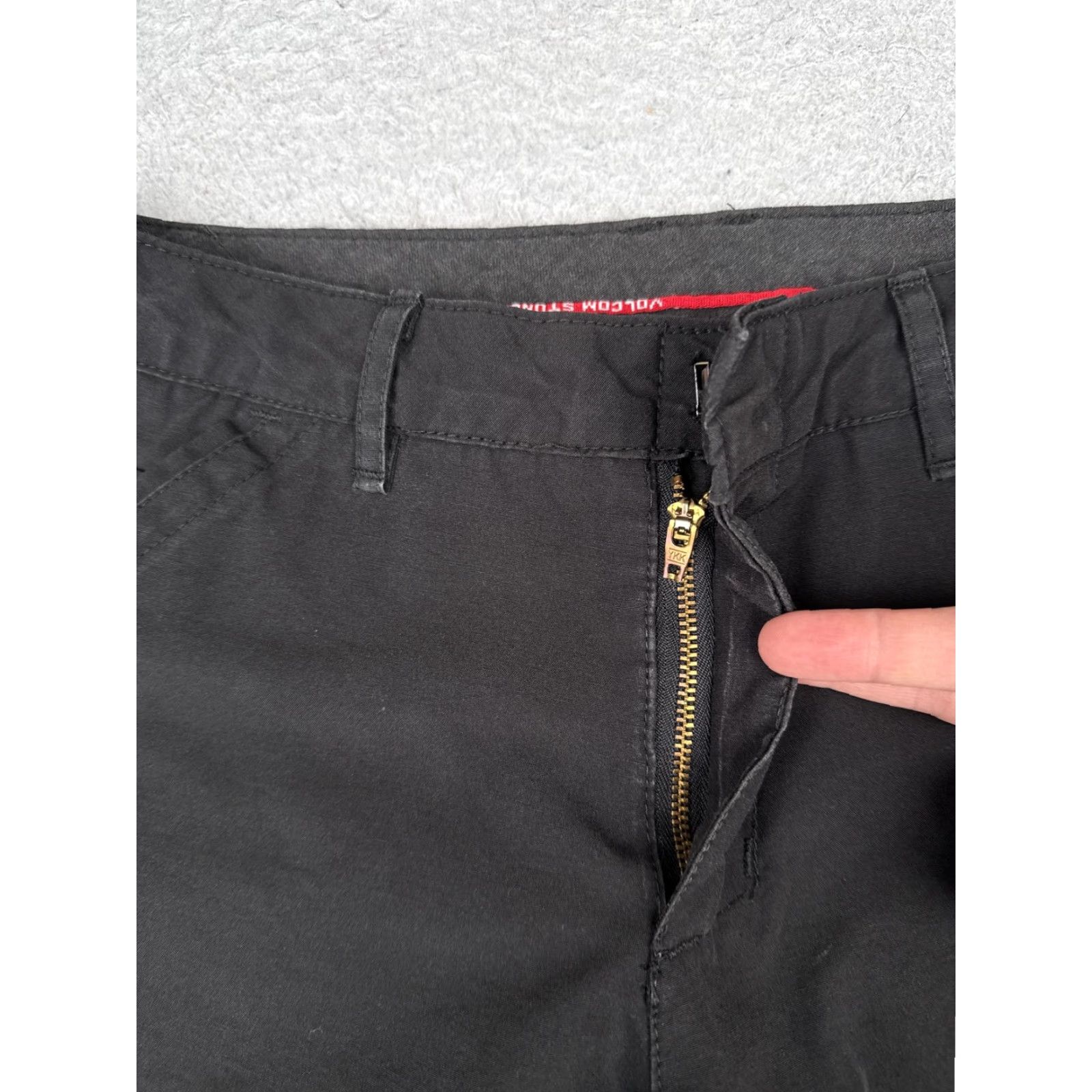 Volcom Volcom Shorts Juniors 5 Black Chino Twill Flat Front Casual Pockets Logo Summer Womens Size 27" / US 4 / IT 40 - 6 Thumbnail