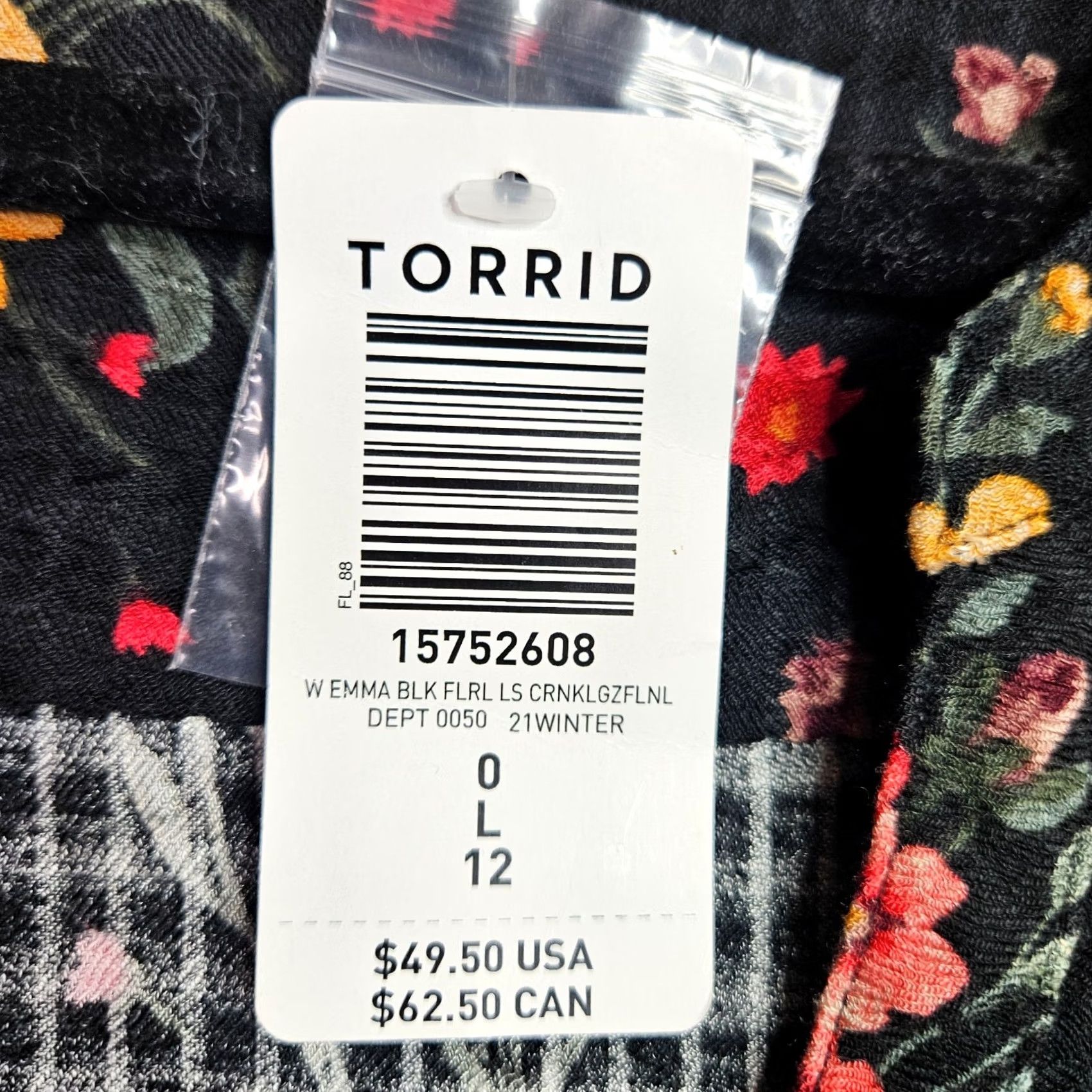 Torrid Torrid Blouse Women Long Sleeve Floral Black Size 0 Plus Rayon Spandex V-Neck Pullover Slim Best for Casual Seasonal All Seasons Womens Size XS / US 0-2 / IT 36-38 - 4 Thumbnail