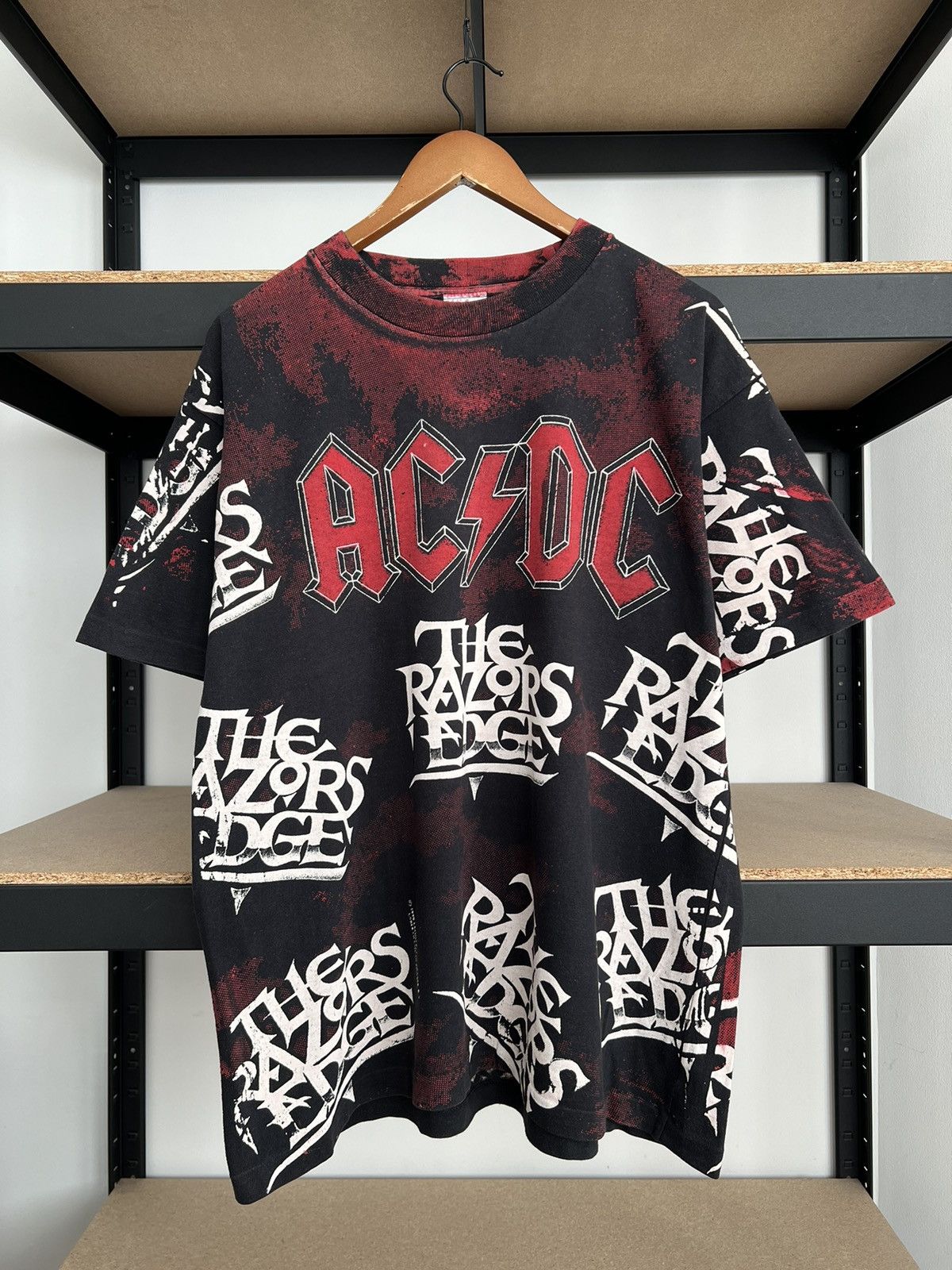 Band Tees Vintage 1990 AC/DC ACDC The Razors Edge AOP T-shirt Size US XL / EU 56 / 4 - 1 Thumbnail
