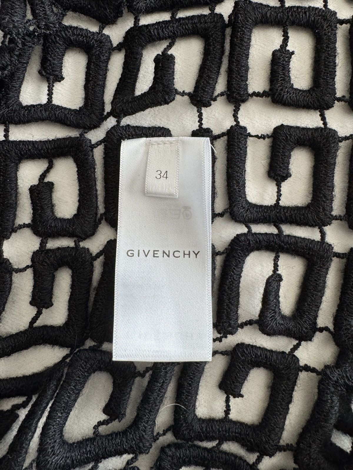 Givenchy $2500 Givenchy lLogo Wool Knit Cardigan Size US S / EU 44-46 / 1 - 17 Thumbnail
