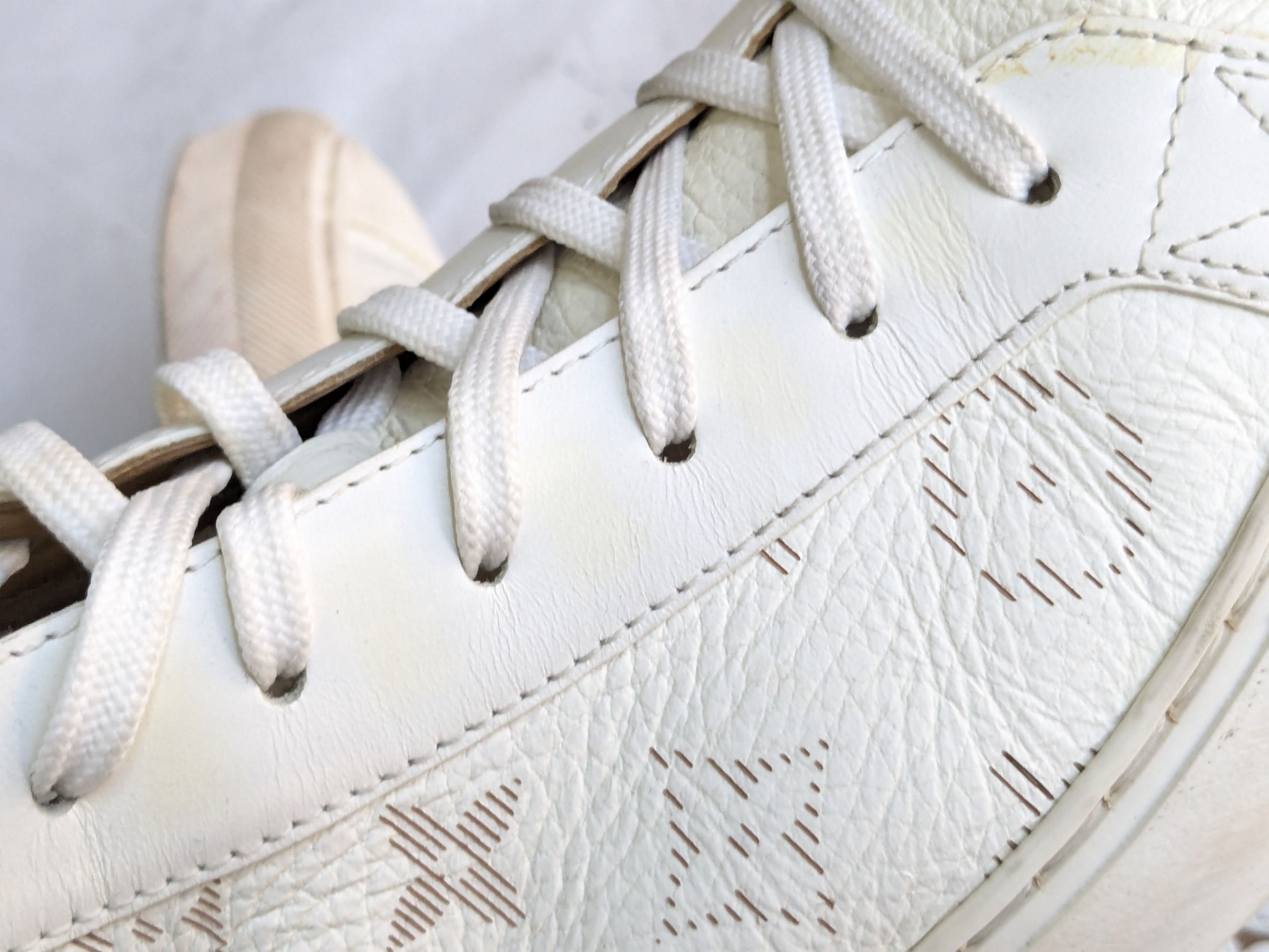 Louis Vuitton Louis Vuitton Sneakers White 10 Monogram Logo High Tops Size US 10 / EU 43 - 11 Thumbnail