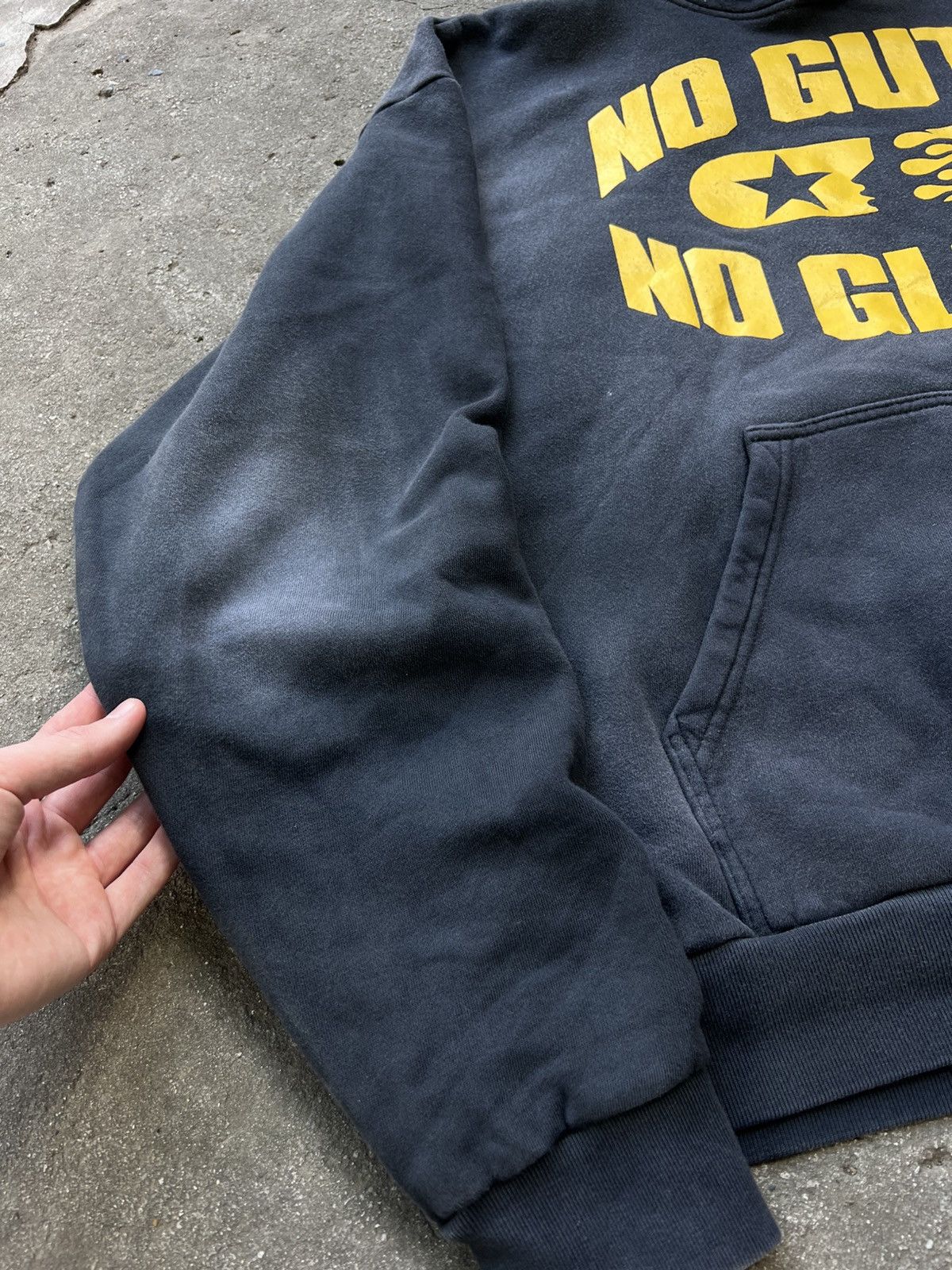 HELLSTAR FW23 HELLSTAR NO GUTS NO GLORY BLACK FADED BOXIE HOODIE AOP Size US L / EU 52-54 / 3 - 6 Thumbnail