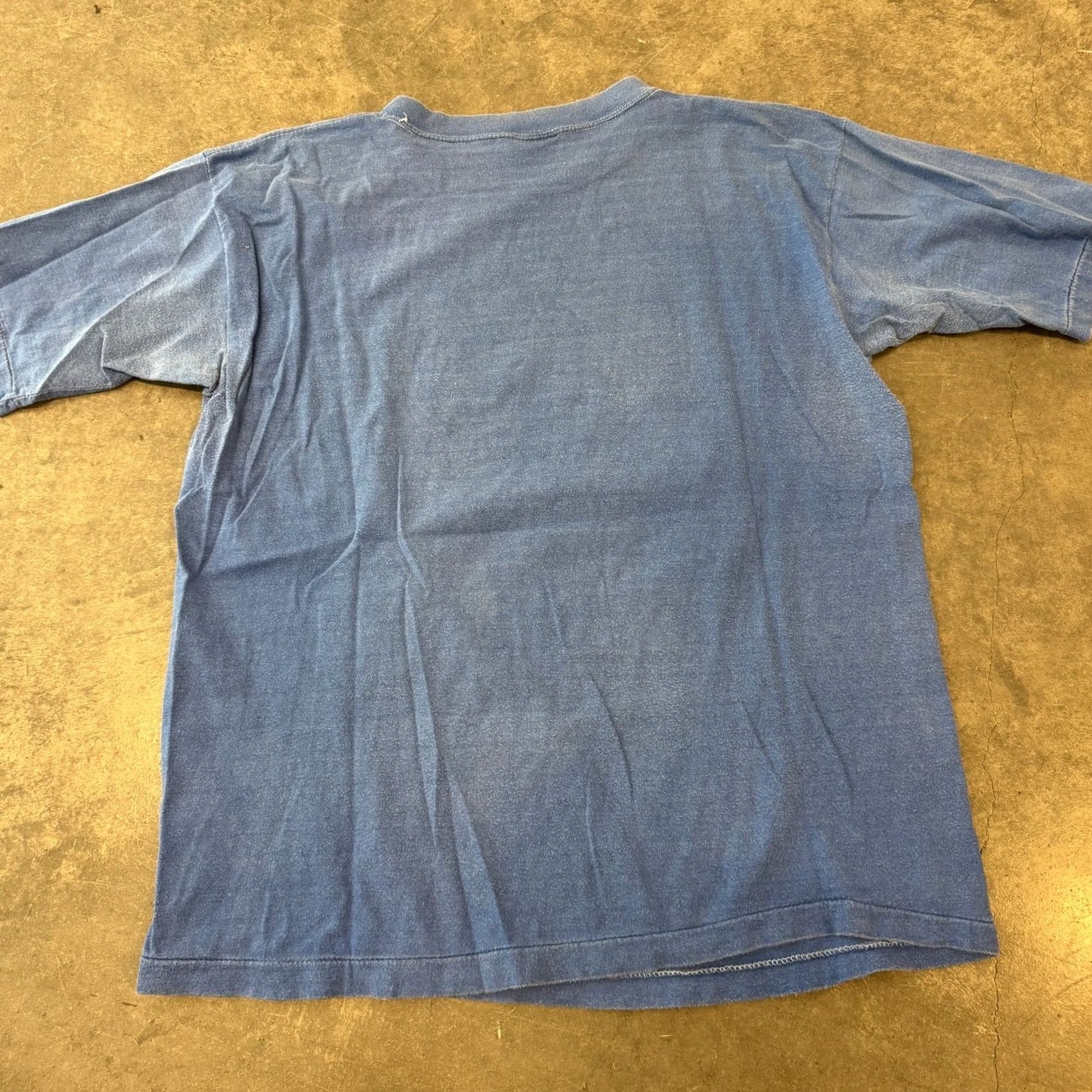 Vintage VINTAGE Maui Surf Hawaii Blue Graphic Short Sleeve Tee XL Mens Size US 36 / EU 52 - 2 Thumbnail