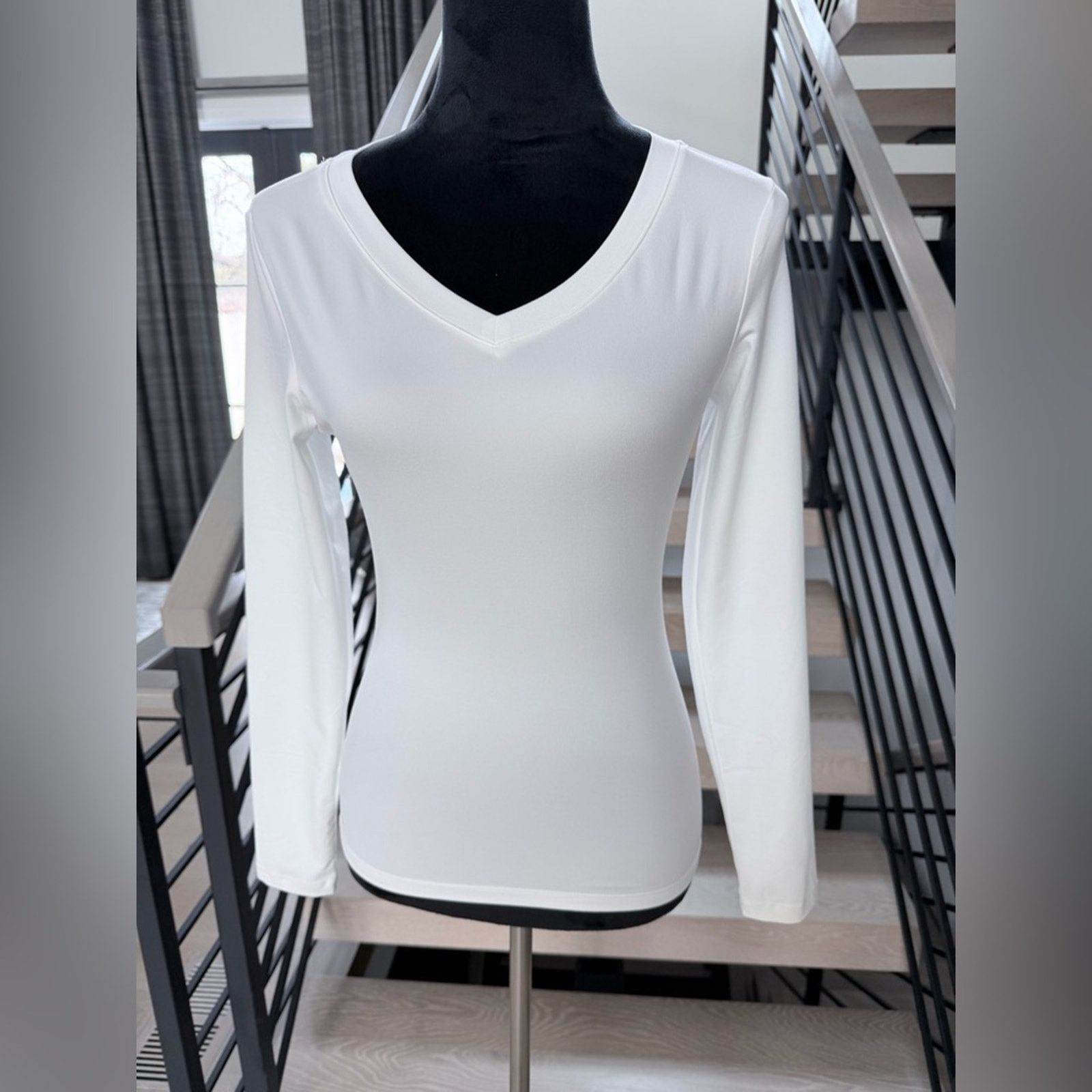 Other New White Basic V neck Crewneck Long Sleeve Women's Top S Size S / US 4 / IT 40 - 2 Thumbnail