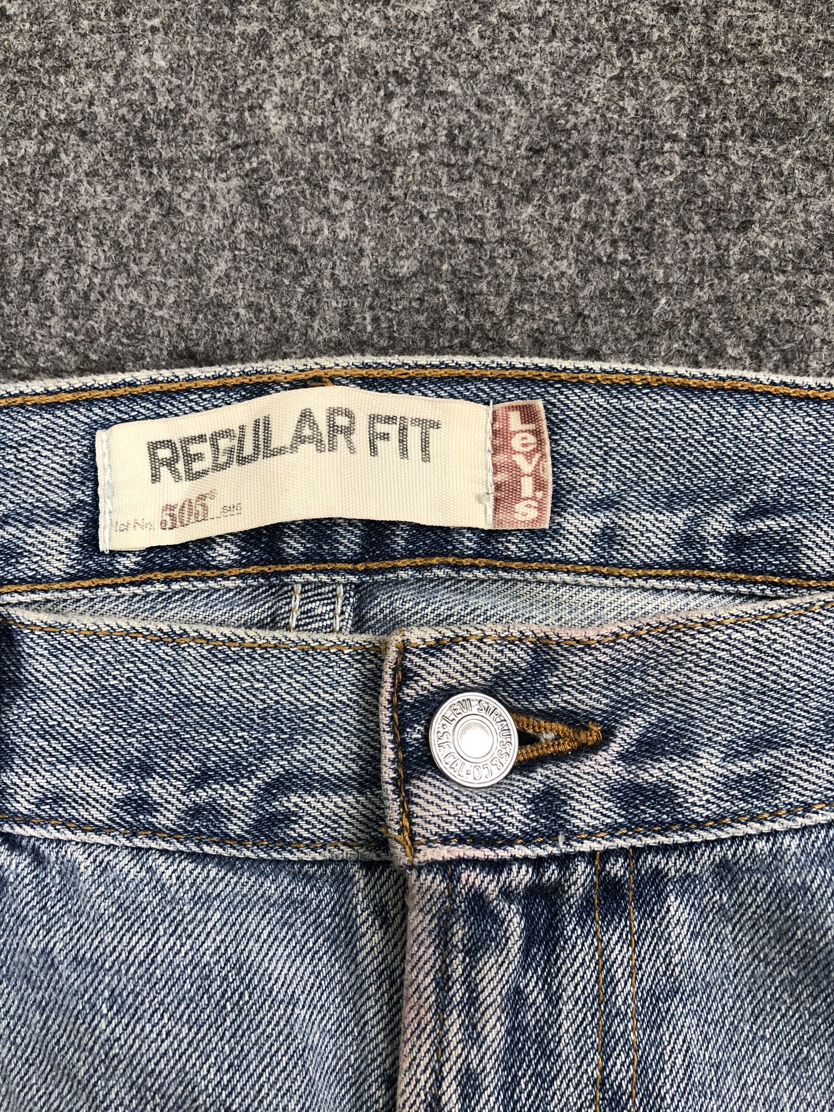 Levi's Vintage Levis 505 Regular Fit Light Wash Jeans DP2516 Size US 37 - 9 Thumbnail