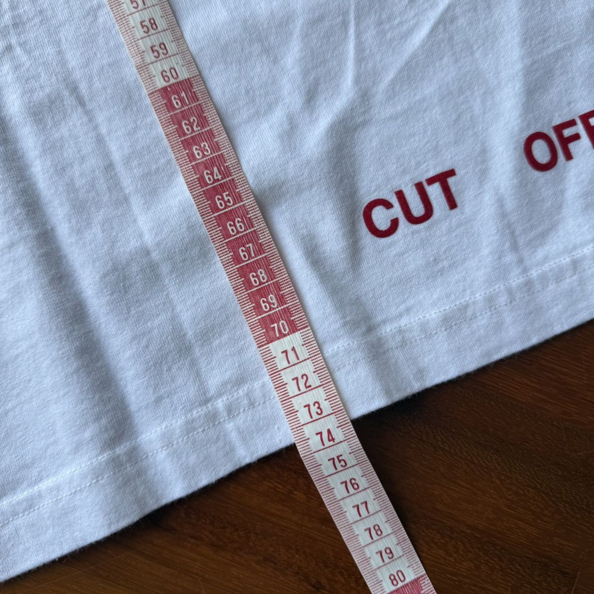 Off-White Off-White silver white tape baggy tee size XL Size US XL / EU 56 / 4 - 7 Thumbnail