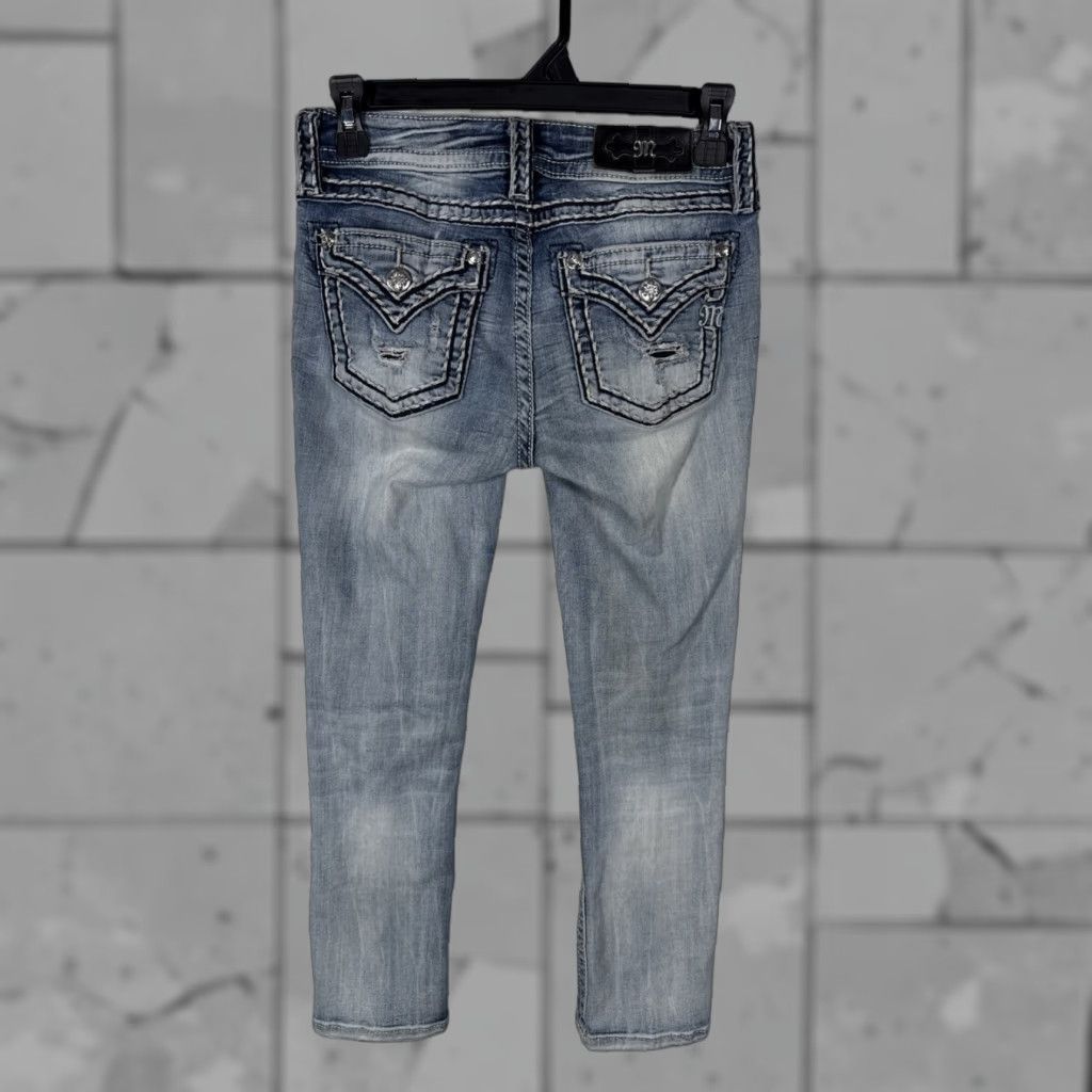 Miss Me MISS ME Mid-RISE Capri Jeans Size 25 x 24 Women Blue Capris Jeans Regular 25 24 Womens Size 42" / US 20 - 1 Thumbnail