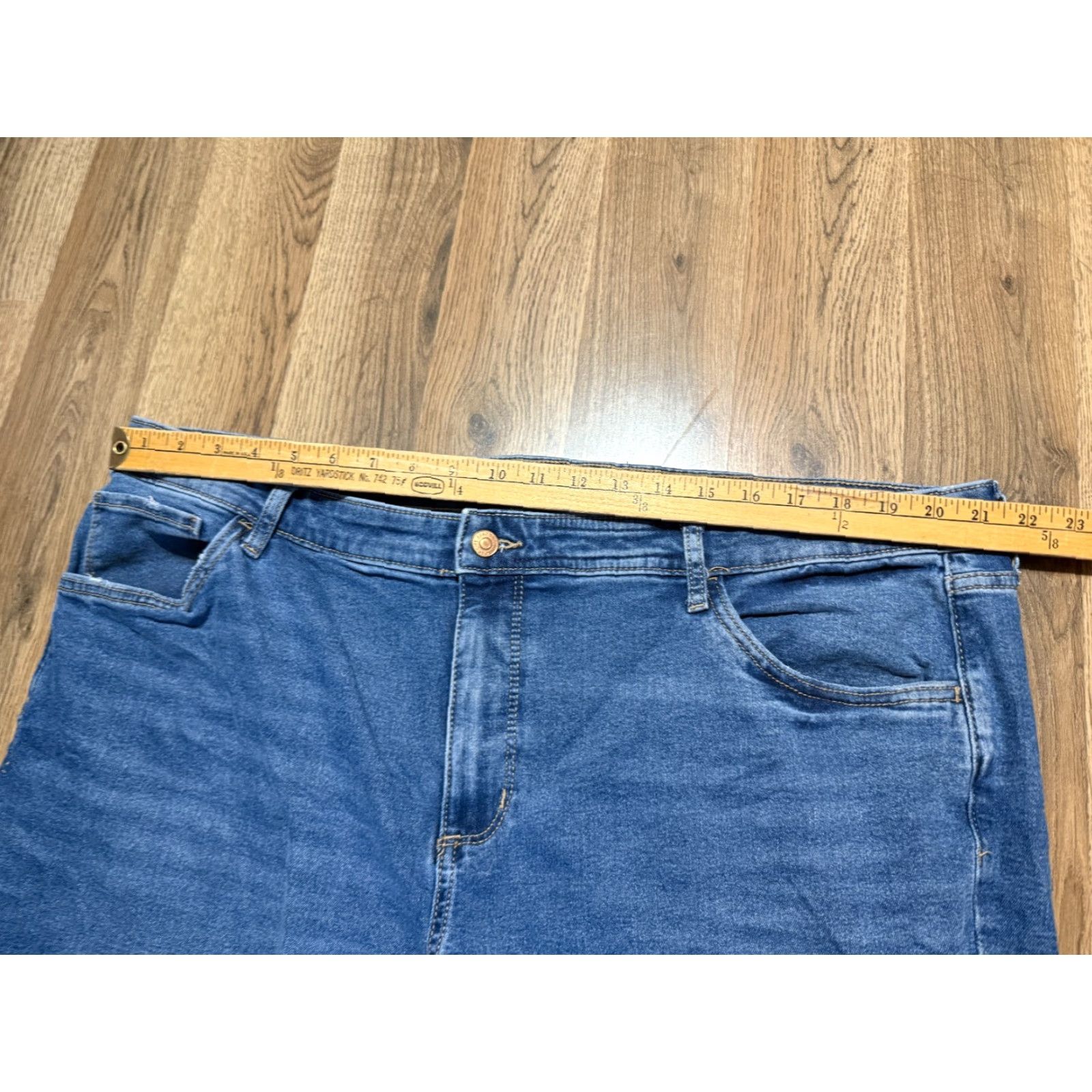 Vintage Sonoma Jeans Women's 20W Blue Denim Skinny High Rise Jeans Women's Plus Size 20W Blue Denim Stretch 5-Pocket Inseam 27in Facial Notes: none Size 42" / US 20 - 7 Thumbnail