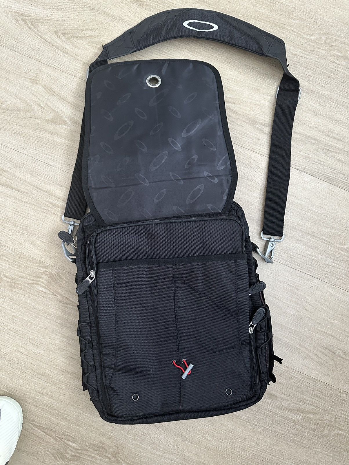 Oakley Oakley Sling Bag | Grailed Oakley Oakley Sling Bag | Grailed
