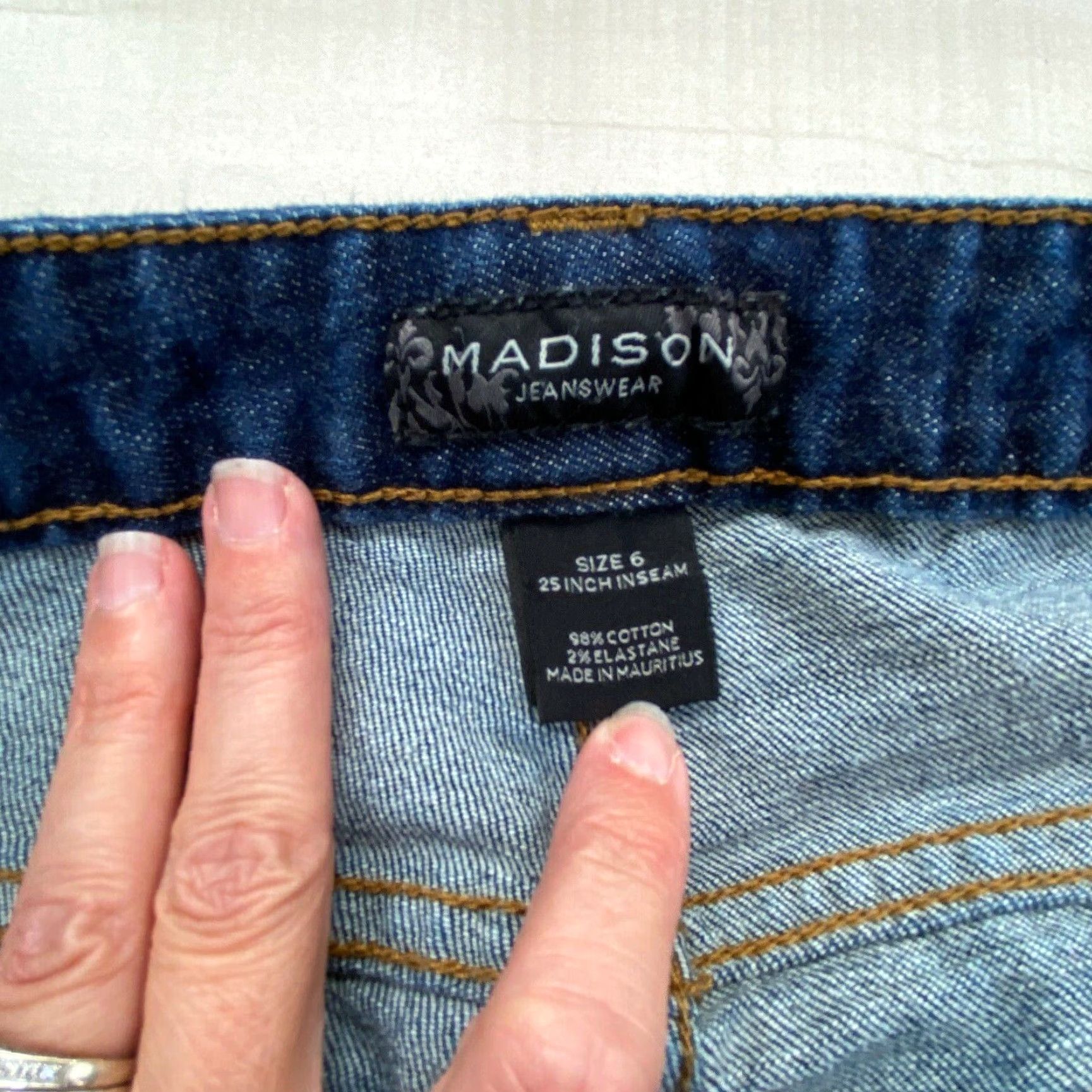 Madison Madison Cropped Leg Dark Wash Jeans Womens 6 Regular Blue Size 28" / US 6 / IT 42 - 4 Thumbnail