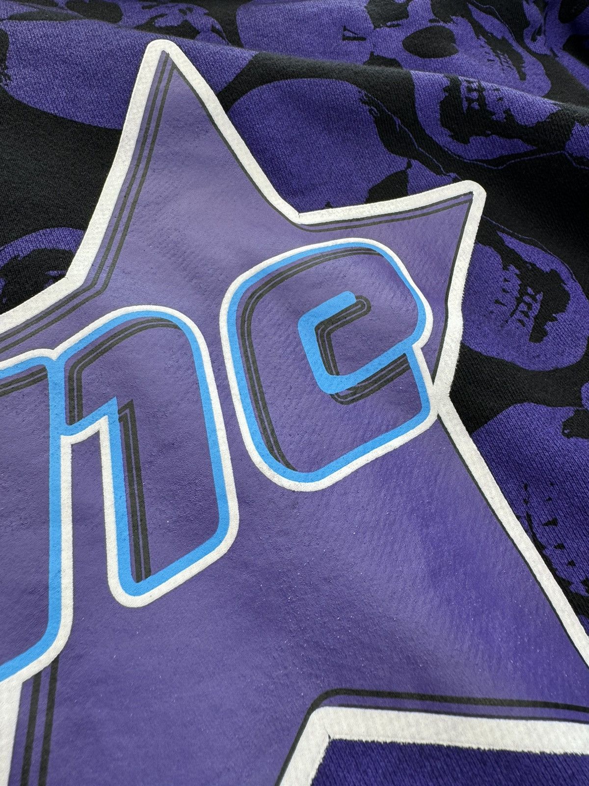 Vlone METRO FUSION CRYPT SKULLS OVERSIZED HOODIE PURPLE (M) Size US M / EU 48-50 / 2 - 3 Thumbnail