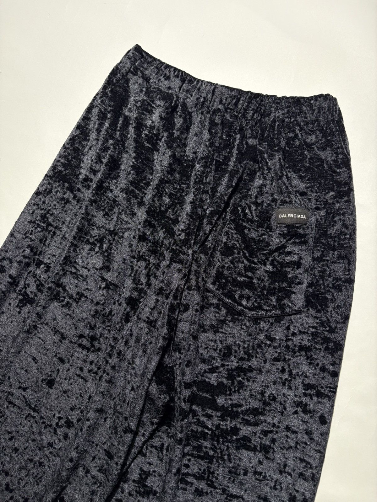 Balenciaga BALENCIAGA CRUSHED VELOUR WIDE LEG PANTS Size 25" / US 0 / IT 36 - 4 Thumbnail