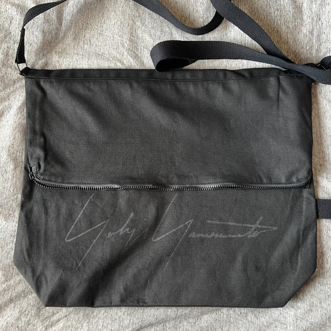 Yohji Yamamoto Yohji Yamamoto Novelty Shoulder Bag Size ONE SIZE - 1 Thumbnail