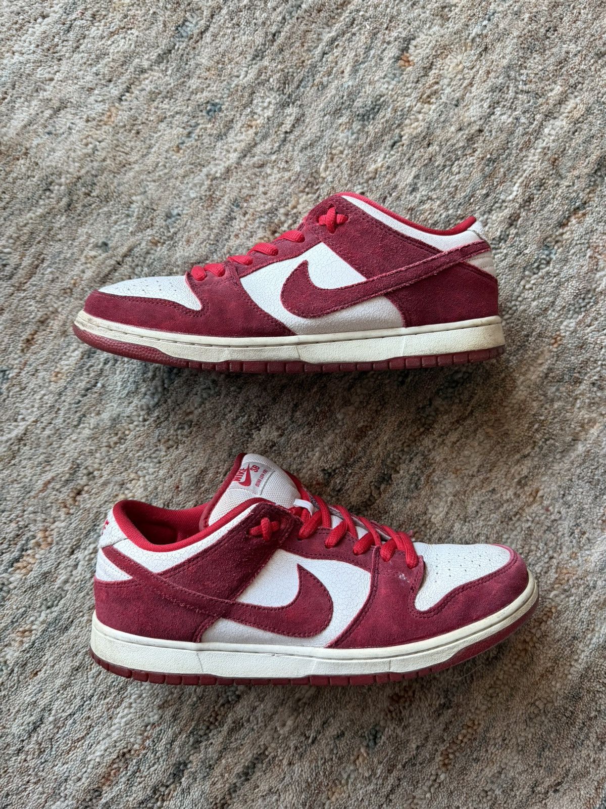 Nike SB Nike SB Dunk Low 2014 “Valentines Day” Size 11 Size US 11 / EU 44 - 1 Thumbnail