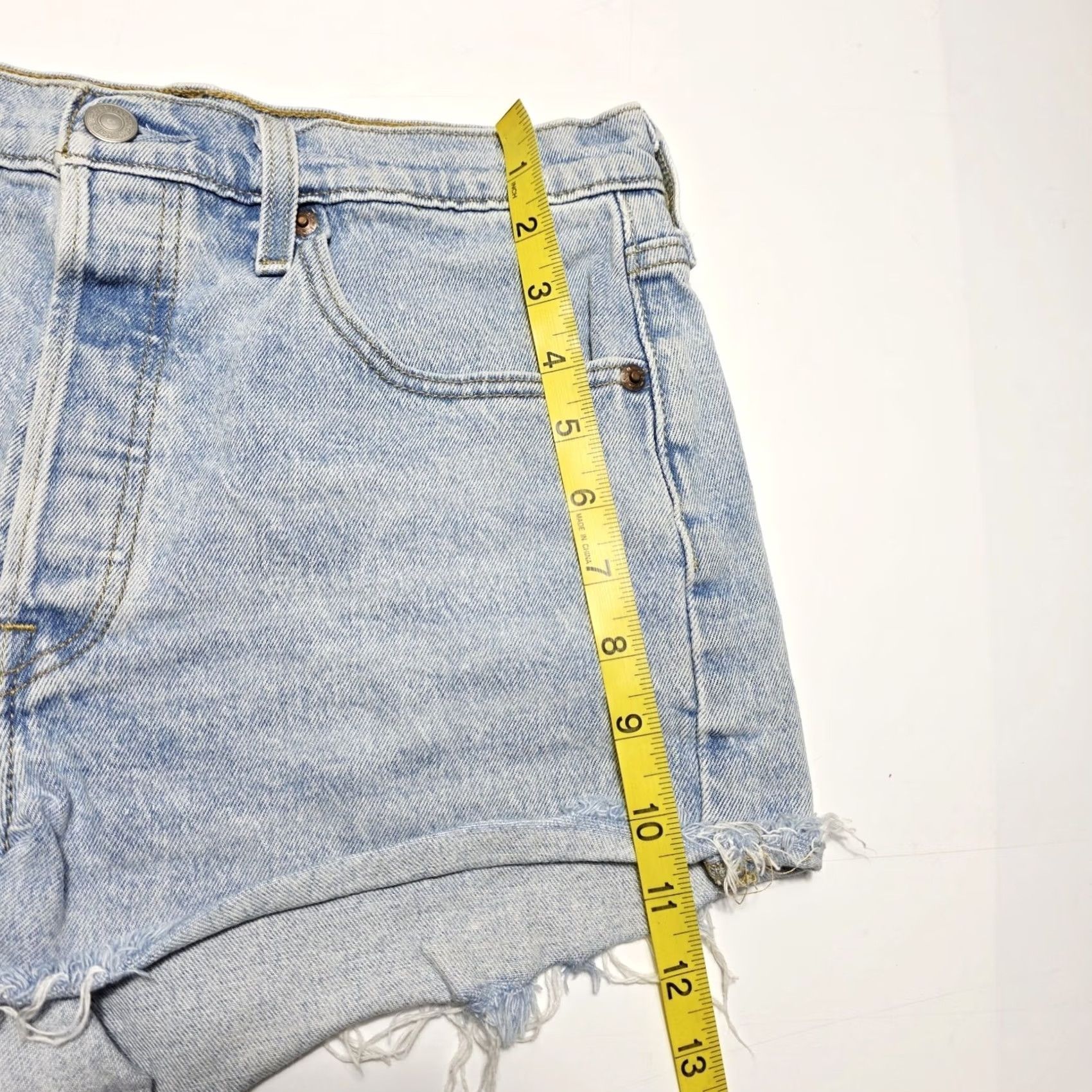 Levi's Levi's 501 Shorts Womens W28 Blue Distressed Denim High Rise Button Fly Cutoff Size 28" / US 6 / IT 42 - 4 Thumbnail
