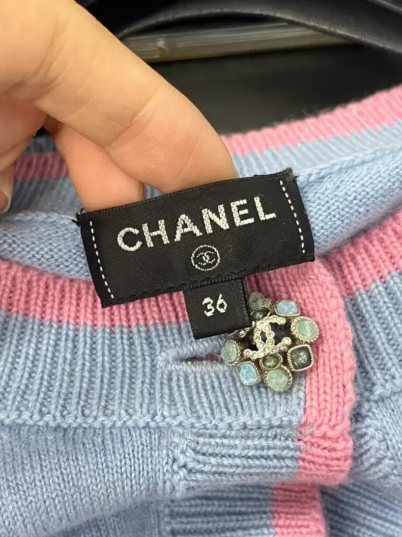 Chanel Chanel Beautiful rhinestone buttoned floral pearl short-sl Size XS / US 0-2 / IT 36-38 - 4 Thumbnail
