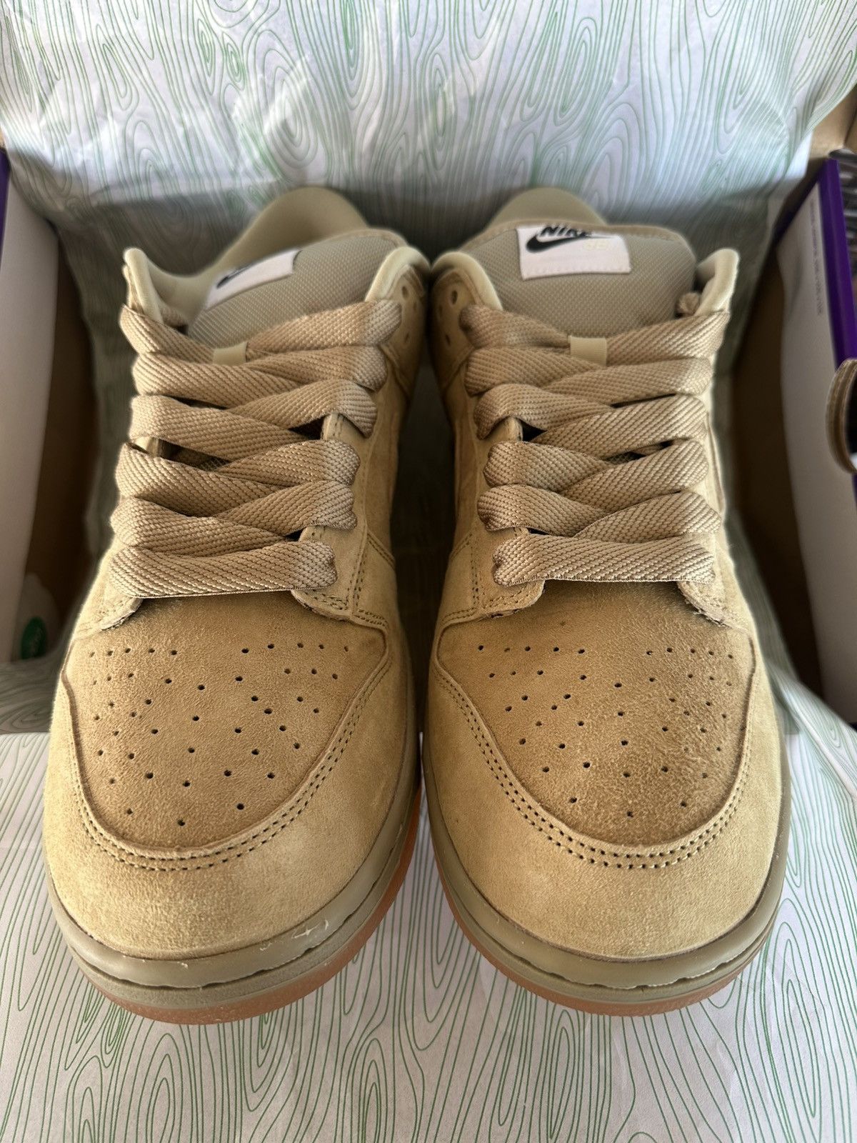 Nike SB Nike SB Dunk Low Pro B Parachute Beige Size US 11.5 / EU 44-45 - 1 Thumbnail