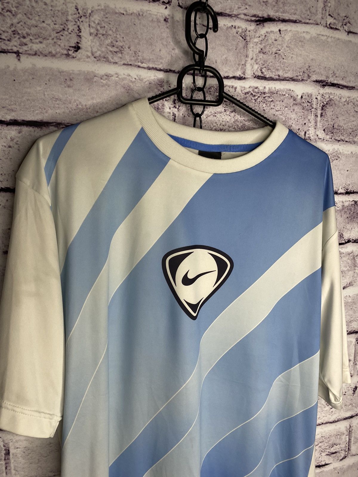 Nike Men's vintage Nike overprint logo swoosh tee T-shirt Size US M / EU 48-50 / 2 - 2 Thumbnail