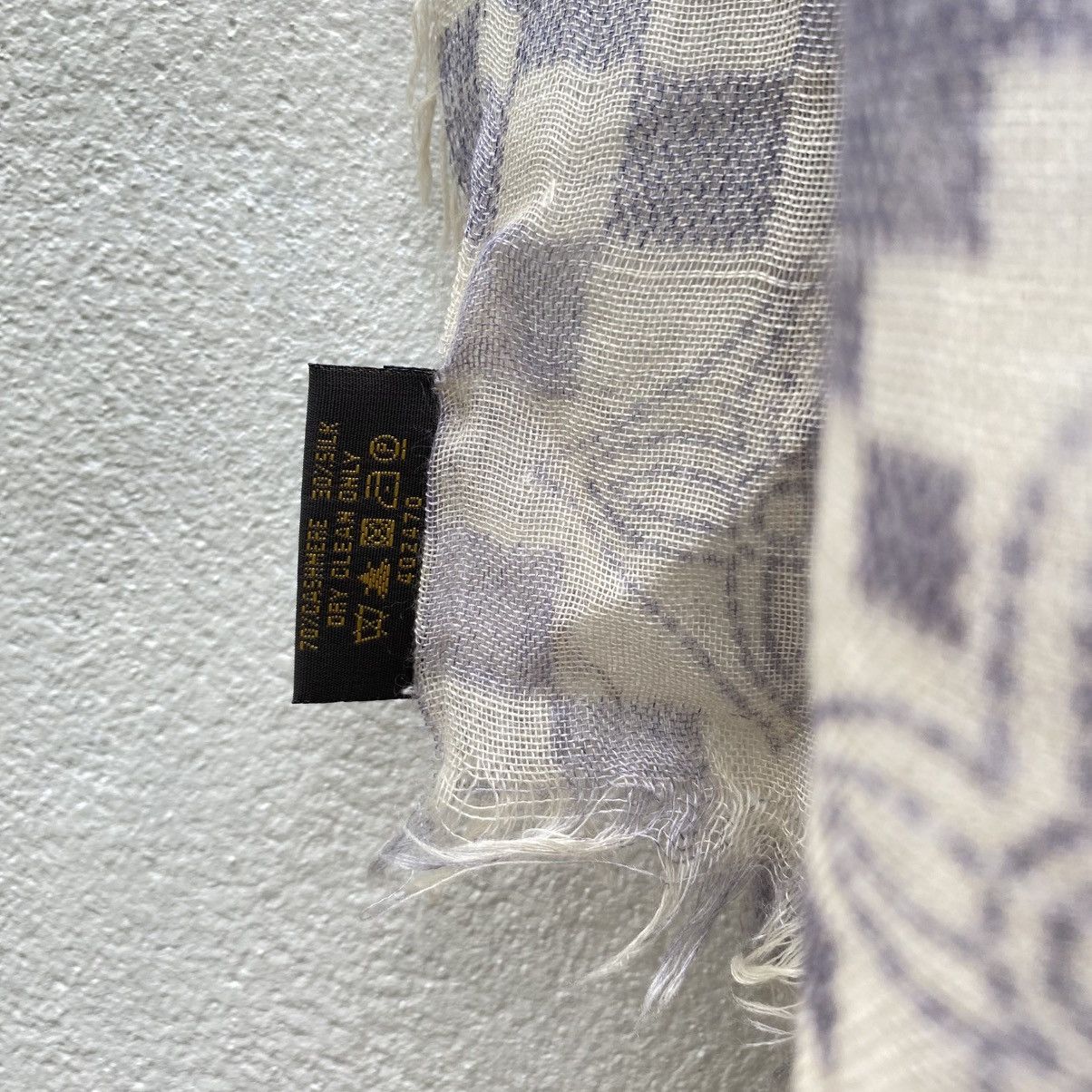 Louis Vuitton LOUIS VUITTON Lavender Checkered Blossom Scarf Size ONE SIZE - 5 Thumbnail