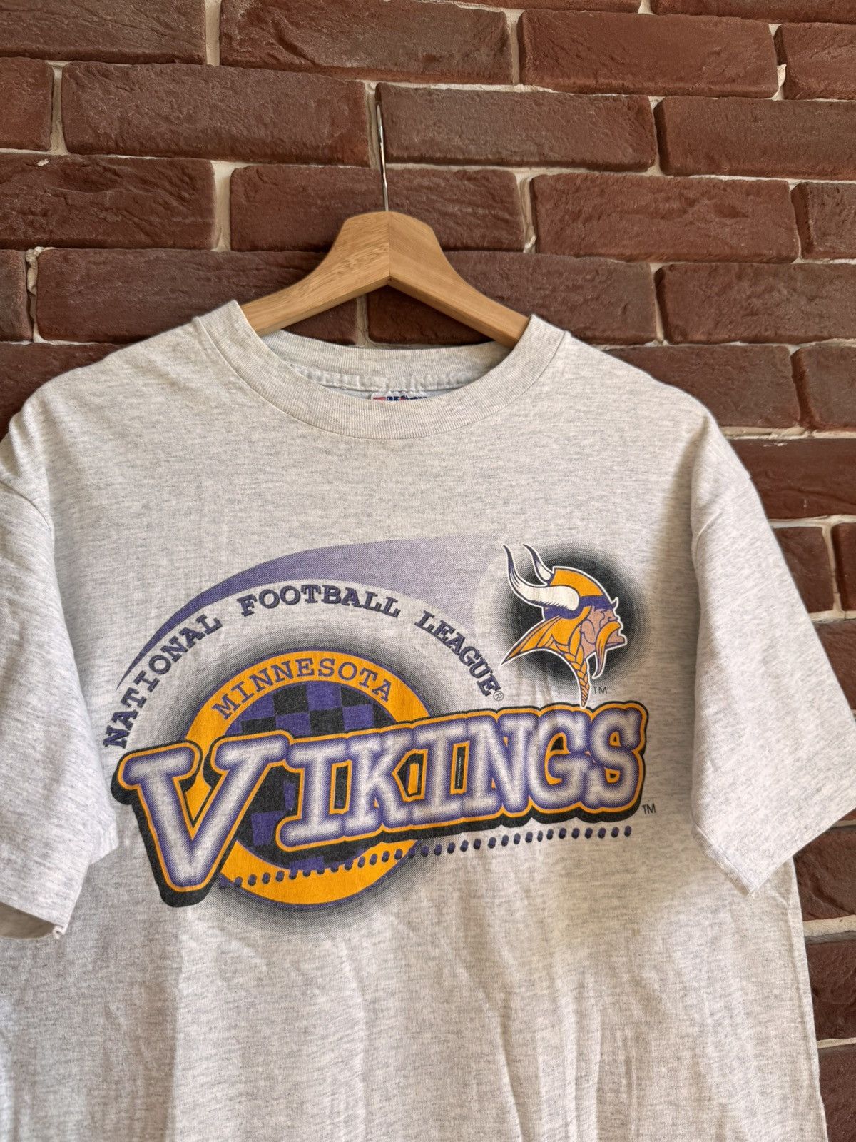NFL Vintage Minnesota Vikings Tee 90s NFL NHL NBA HYPE STREETWEA Size US L / EU 52-54 / 3 - 5 Thumbnail