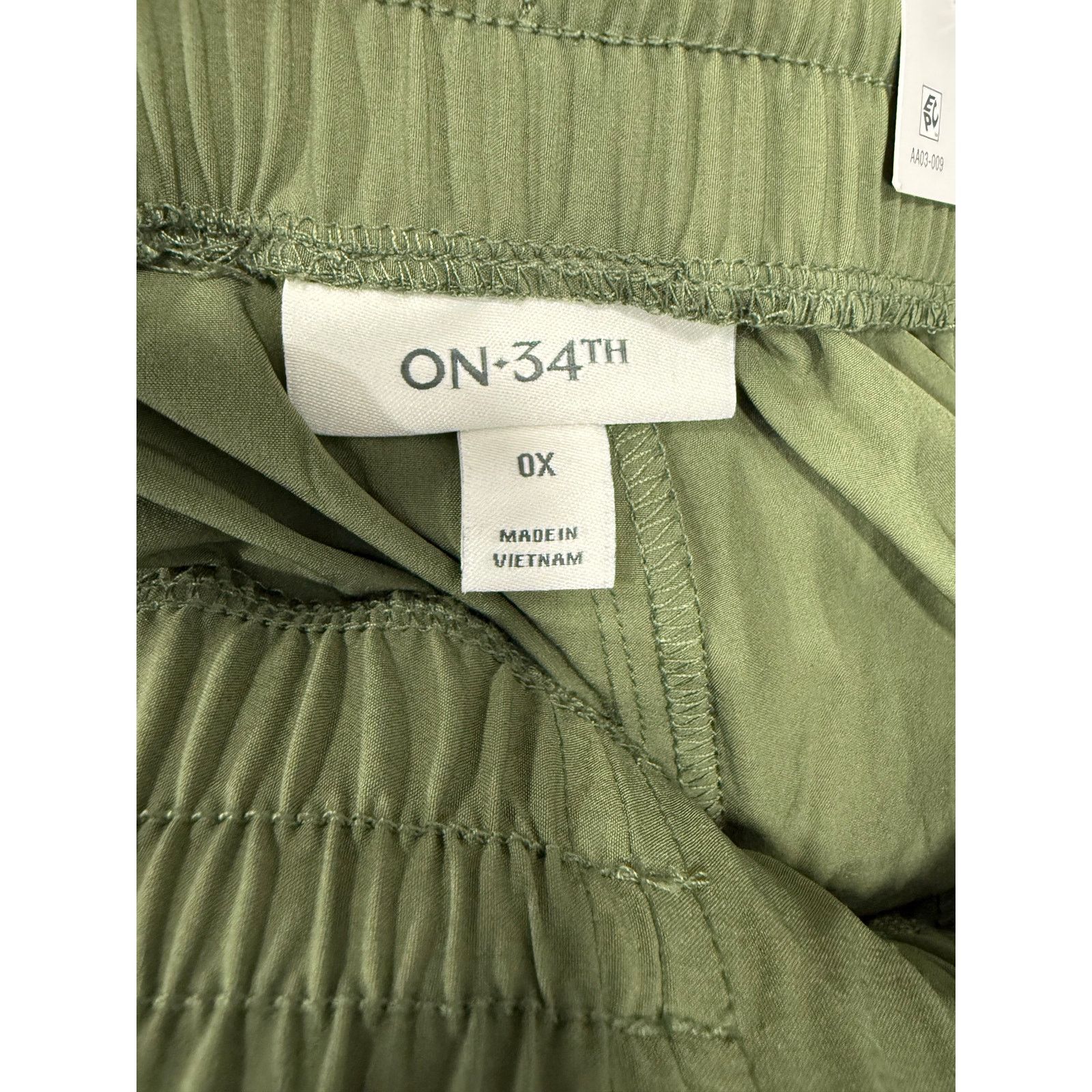 Macys On 34th Macys Plus Pants Crop Tech sz 0X NEW #G593 Size 39" - 7 Thumbnail
