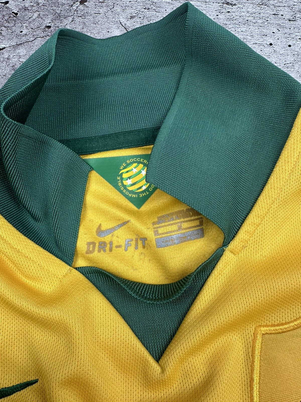 Nike 2014 Nike Australia World Cup Home Soccer Jersey/Shirt Size US M / EU 48-50 / 2 - 8 Thumbnail