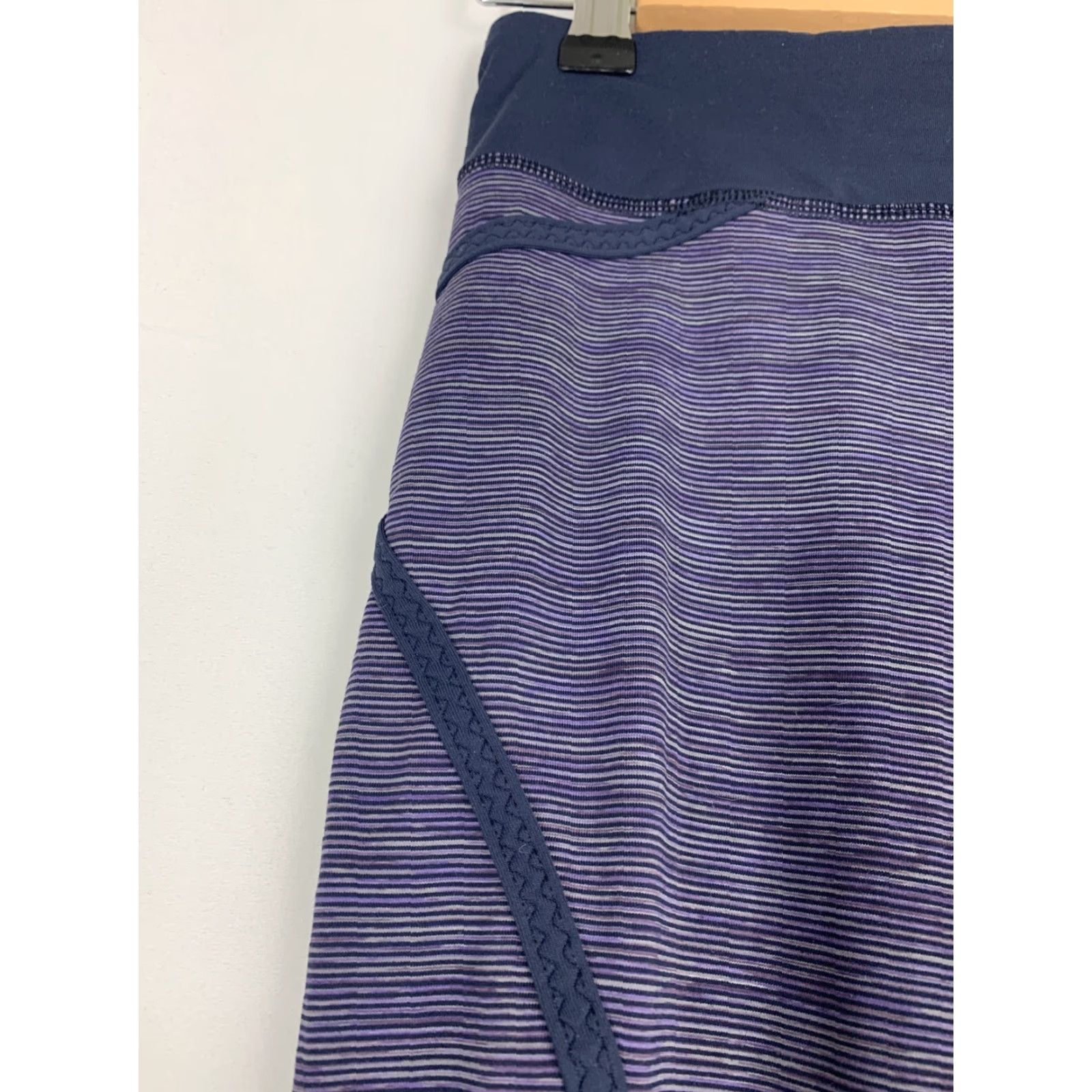 Lululemon Lululemon Leggings Purple Blue Stripe Cropped 19in Inseam Size 6 Womens Activewear Shorts? Size 28" / US 6 / IT 42 - 5 Thumbnail