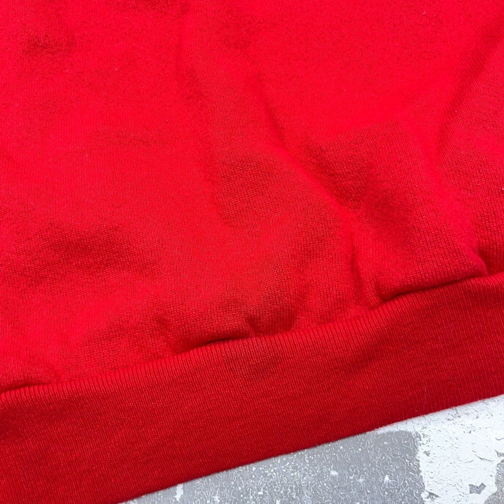 Tultex VINTAGE Tultex 90s Red Sweatshirt Men Large Pullover Fleece Crewneck Heavyweight Classic Retro USA Size US L / EU 52-54 / 3 - 5 Thumbnail