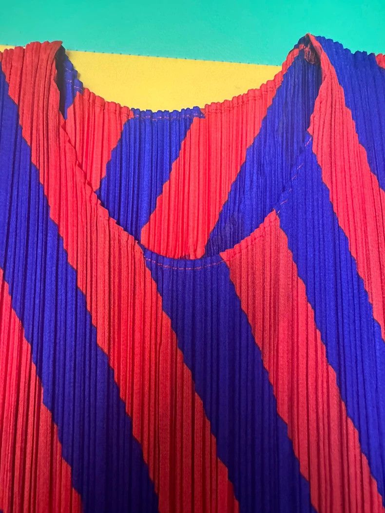 Issey Miyake Issey Miyake size:5 Red and blue striped pleated top Size M / US 6-8 / IT 42-44 - 5 Thumbnail