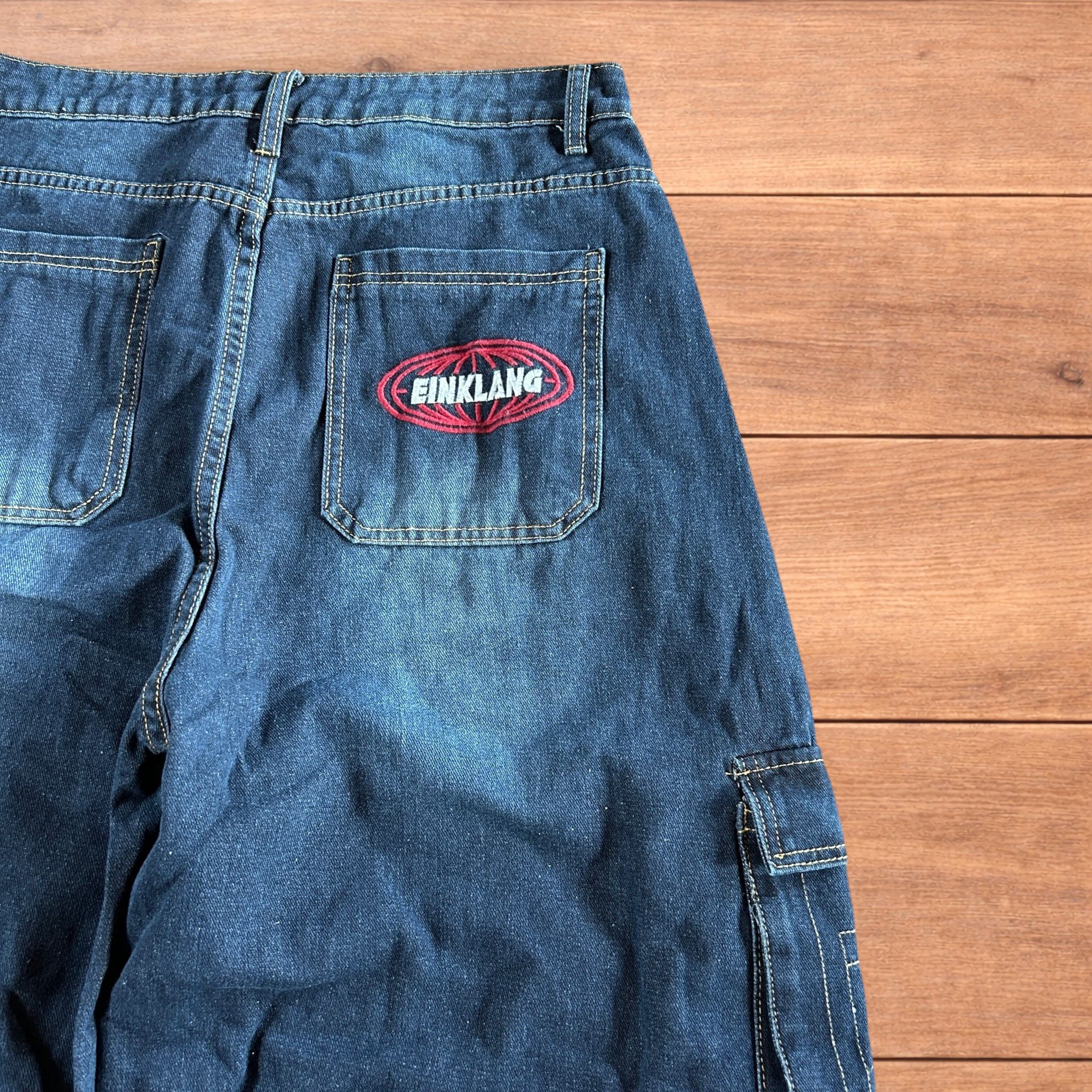 Japanese Brand Vintage style baggy wide leg skater cargo jeans in mid blue. Size US 36 / EU 52 - 3 Thumbnail