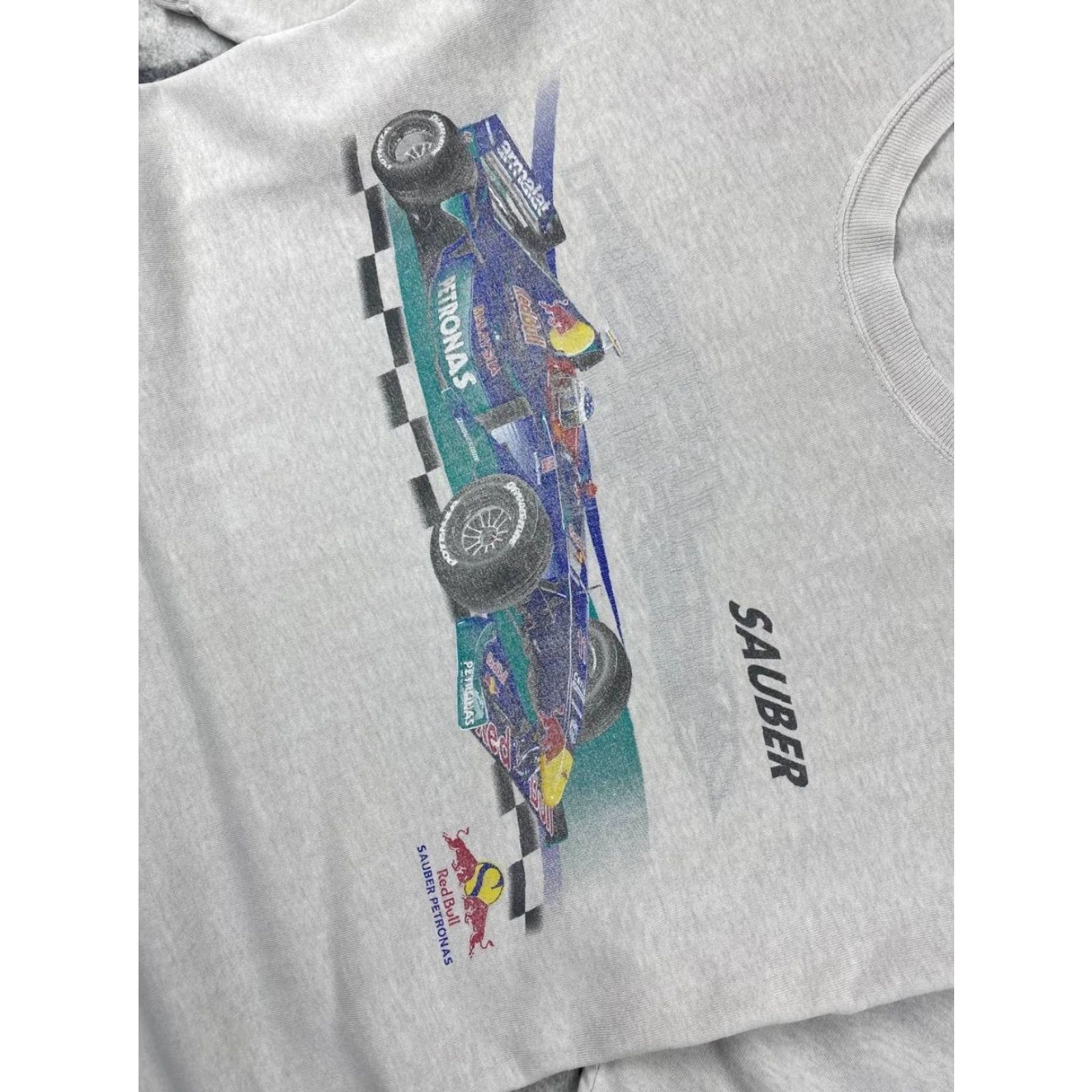 Vintage VINTAGE Red Bull Sauber Petronas F1 Racing T-Shirt Men XL White Crew Neck Short Sleeve Size US XL / EU 56 / 4 - 3 Thumbnail