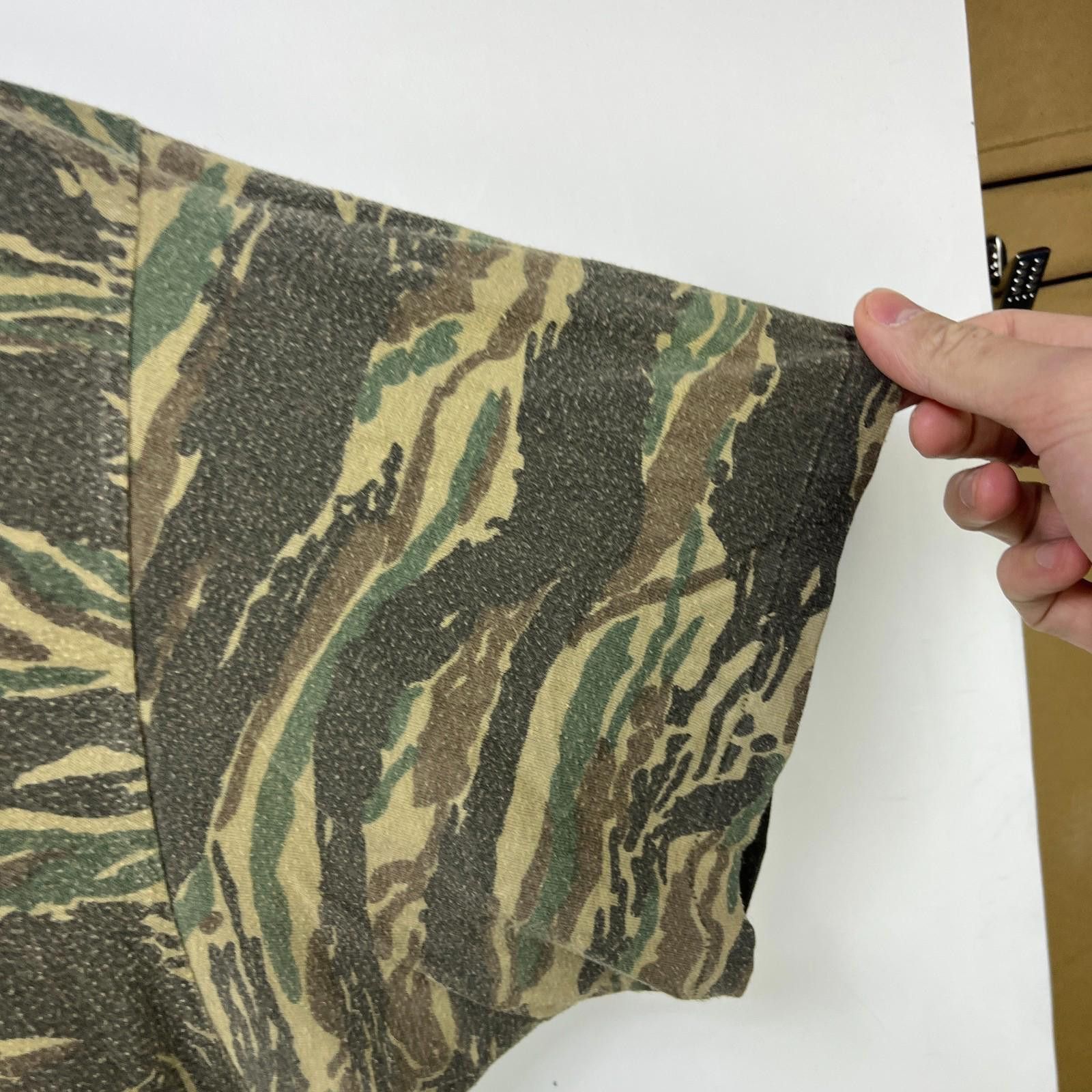 Vintage Vintage 90s Desert Camo Faded T Shirt XL Size US XL / EU 56 / 4 - 3 Thumbnail