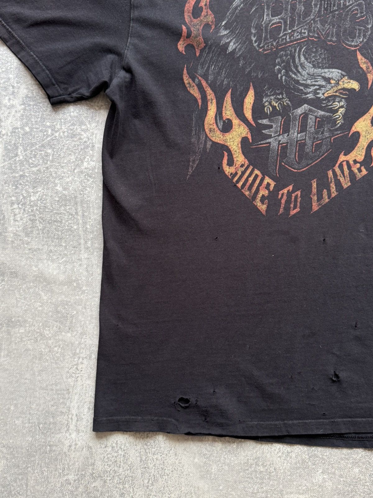 Harley Davidson 🔥Vintage Harley Davidson Fire Trashed T-shirt Size US XL / EU 56 / 4 - 4 Thumbnail