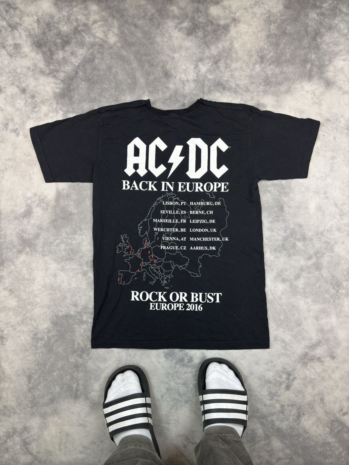 AC/DC × Band Tees AC/DC 2016 back in Europe rock or bust vintage y2k band rock Size US S / EU 44-46 / 1 - 3 Thumbnail