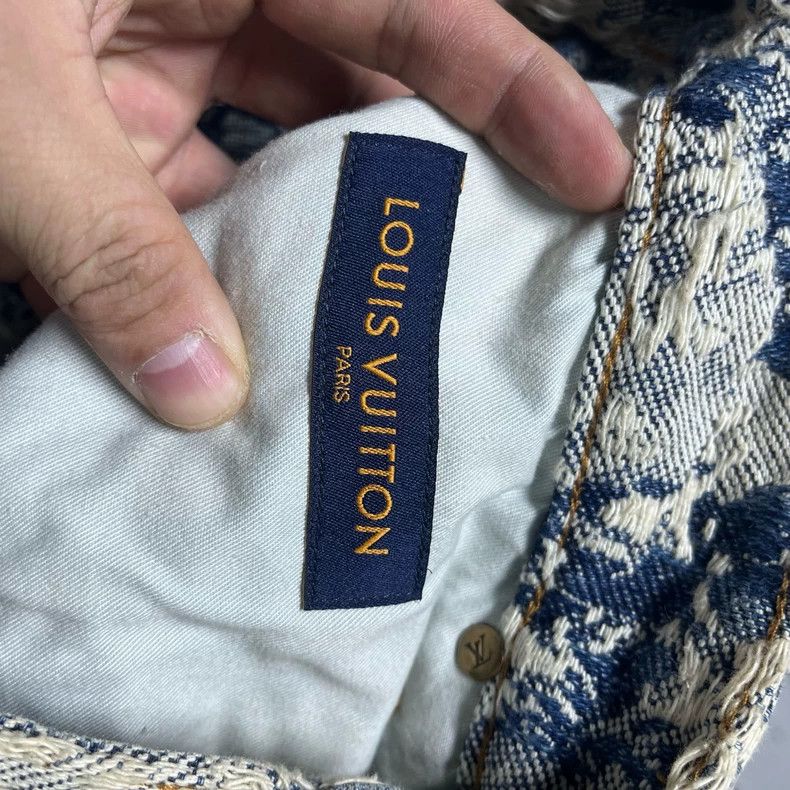 Louis Vuitton Louis Vuitton Corroded and printed denim shorts 2504-Nextar Size US 30 / EU 46 - 3 Thumbnail
