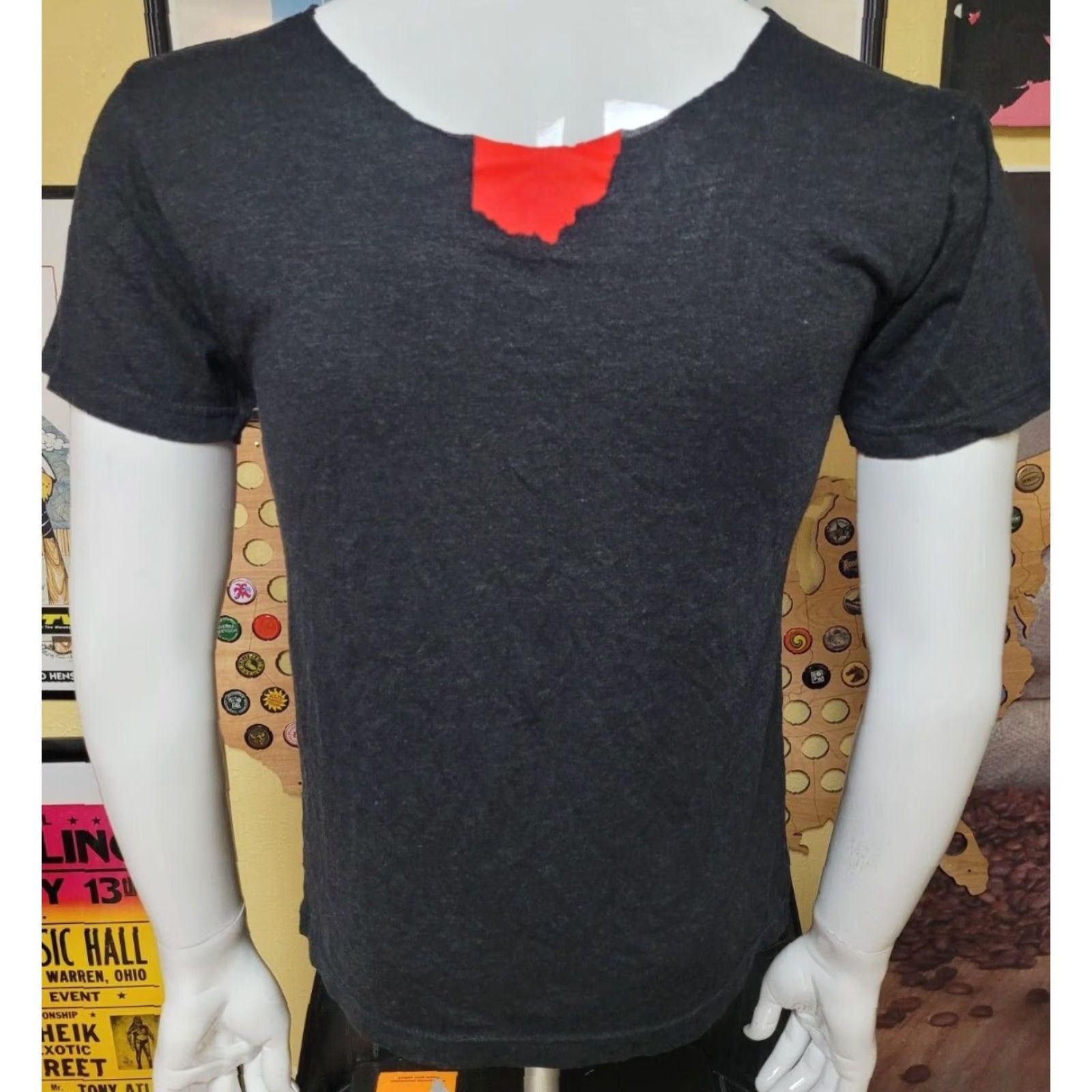 Vintage Womens T-Shirt (Medium) Gray Round Neck Short Sleeve Graphic Tee - Table Forty Four Toledo OH Restaurant Bar Cut Neck Shirt Womens Size M / US 6-8 / IT 42-44 - 3 Thumbnail